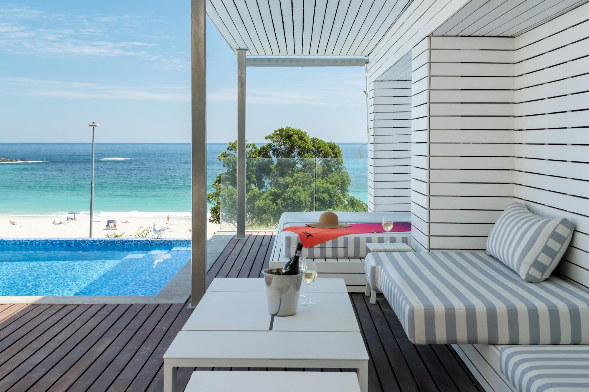 Villa Bleu Blanc in Camps Bay with Pool and Views - Picture 47
