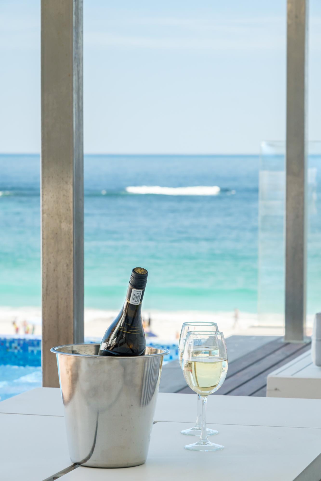 Villa Bleu Blanc in Camps Bay with Pool and Views - Picture 46