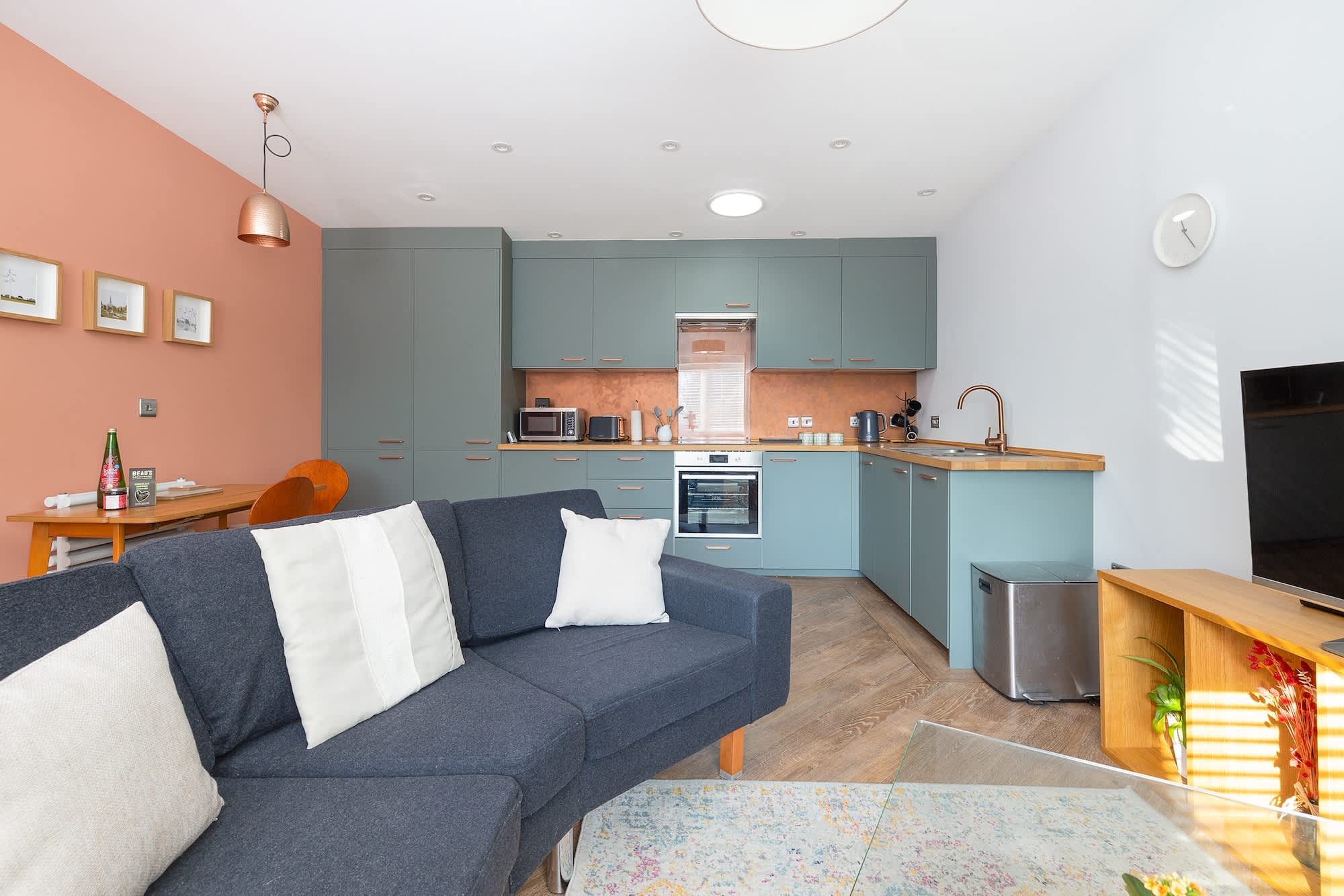 Stylish Home, Beautiful Views & Parking, Stroud β Brimscombe, England β vacation rental