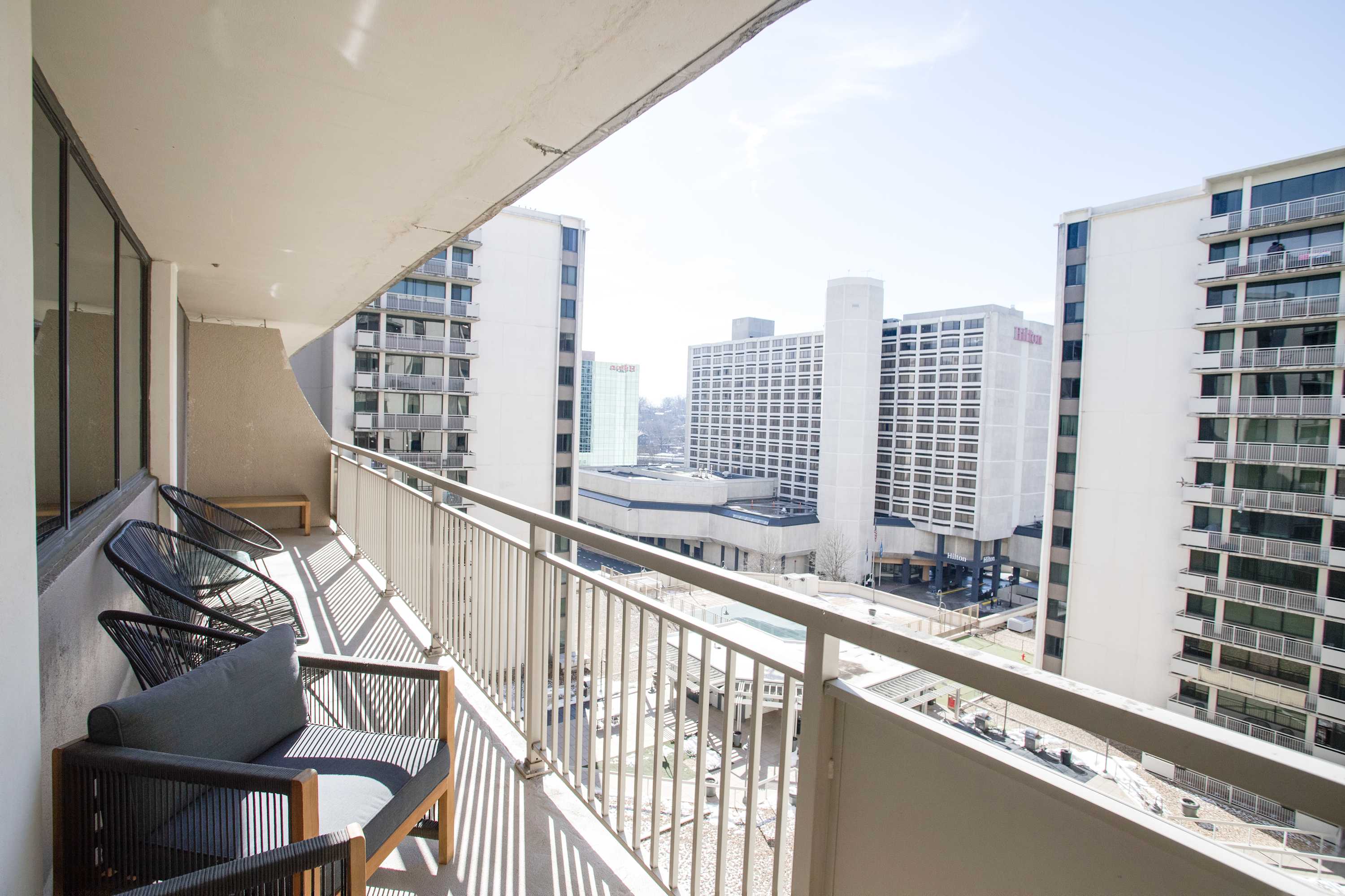 Apt Steps Away From Crystal City Metro Station