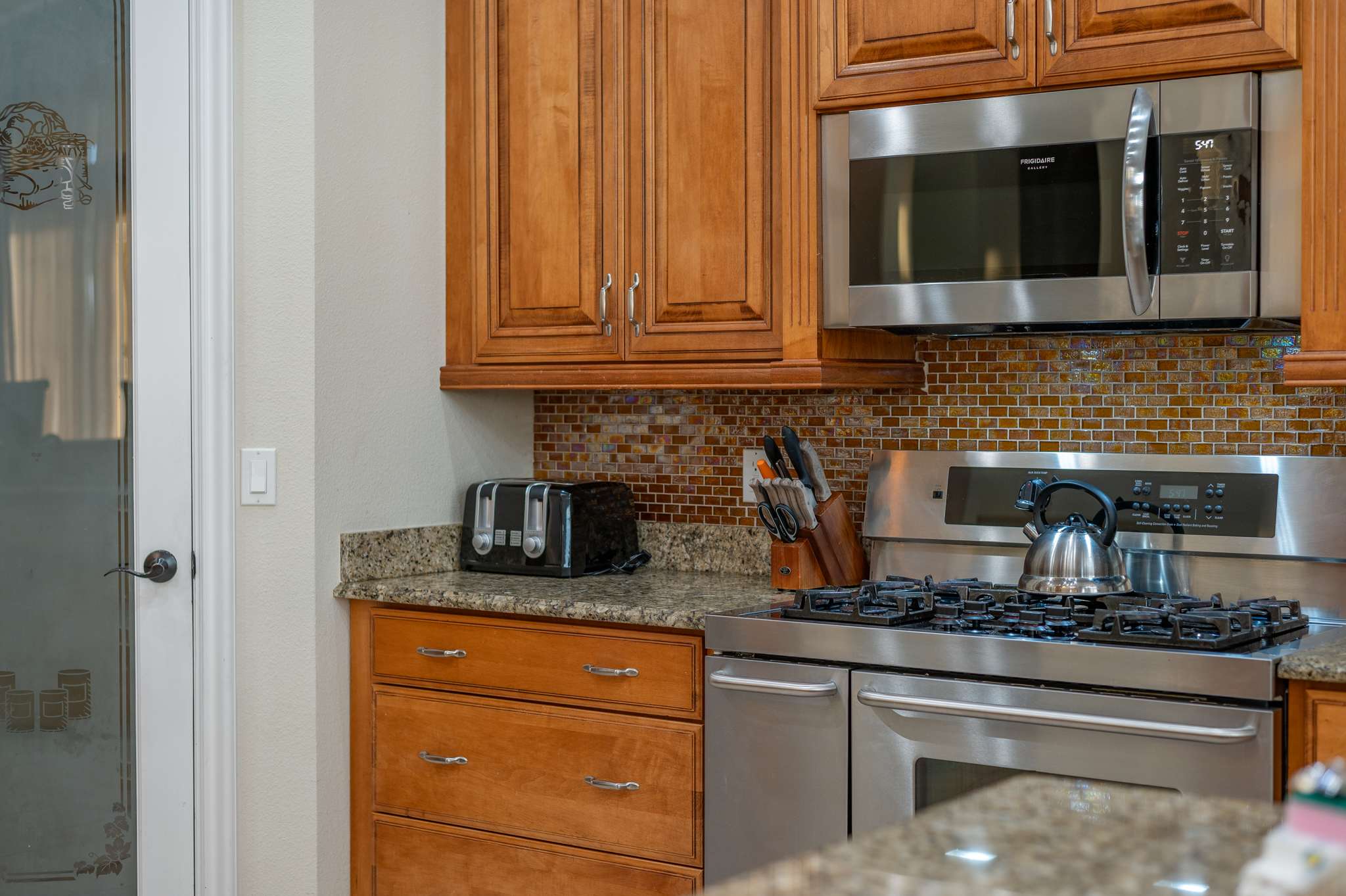 Spacious retreat w/ pool & hot tub