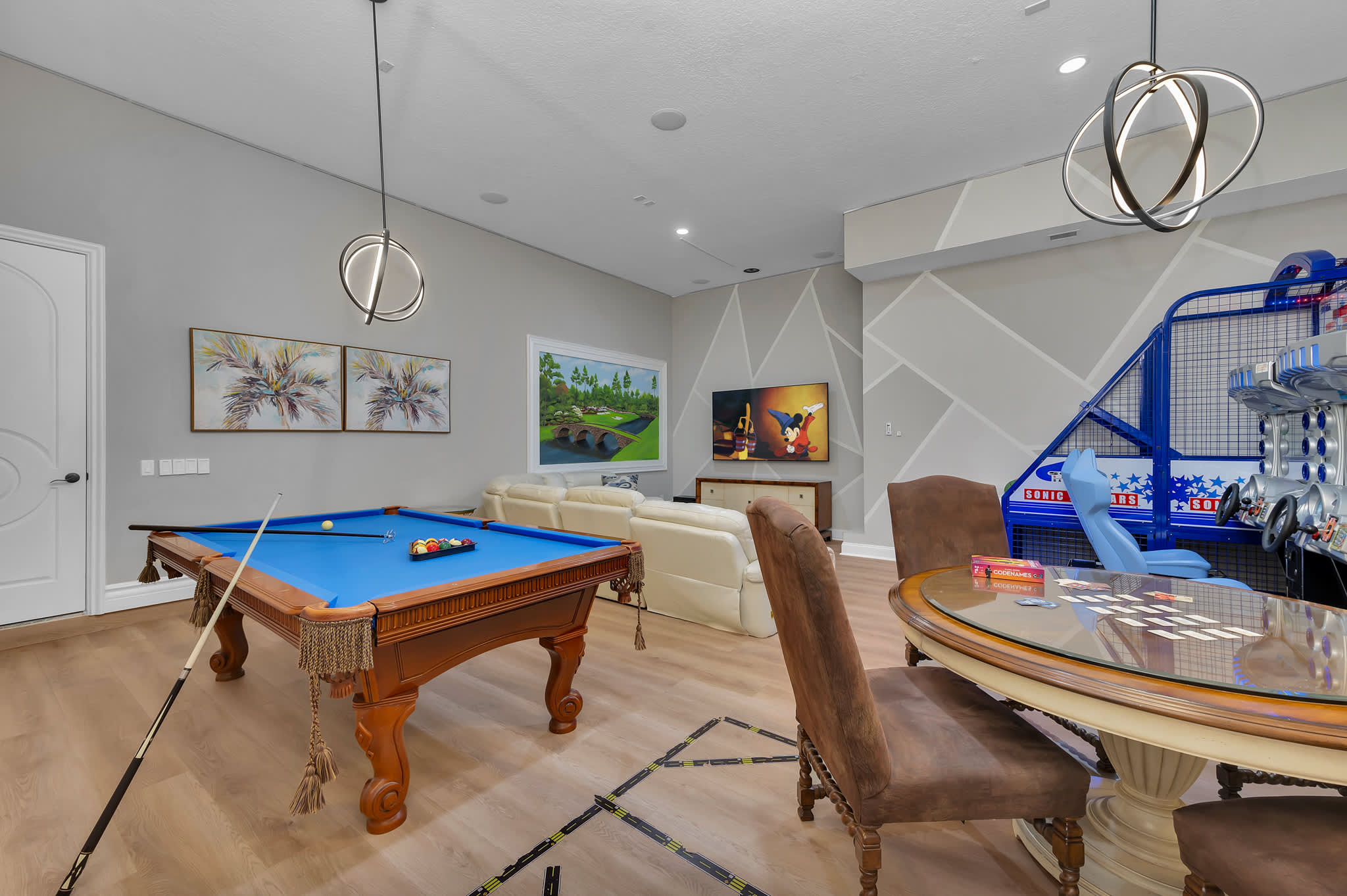 Spacious retreat w/ pool & hot tub