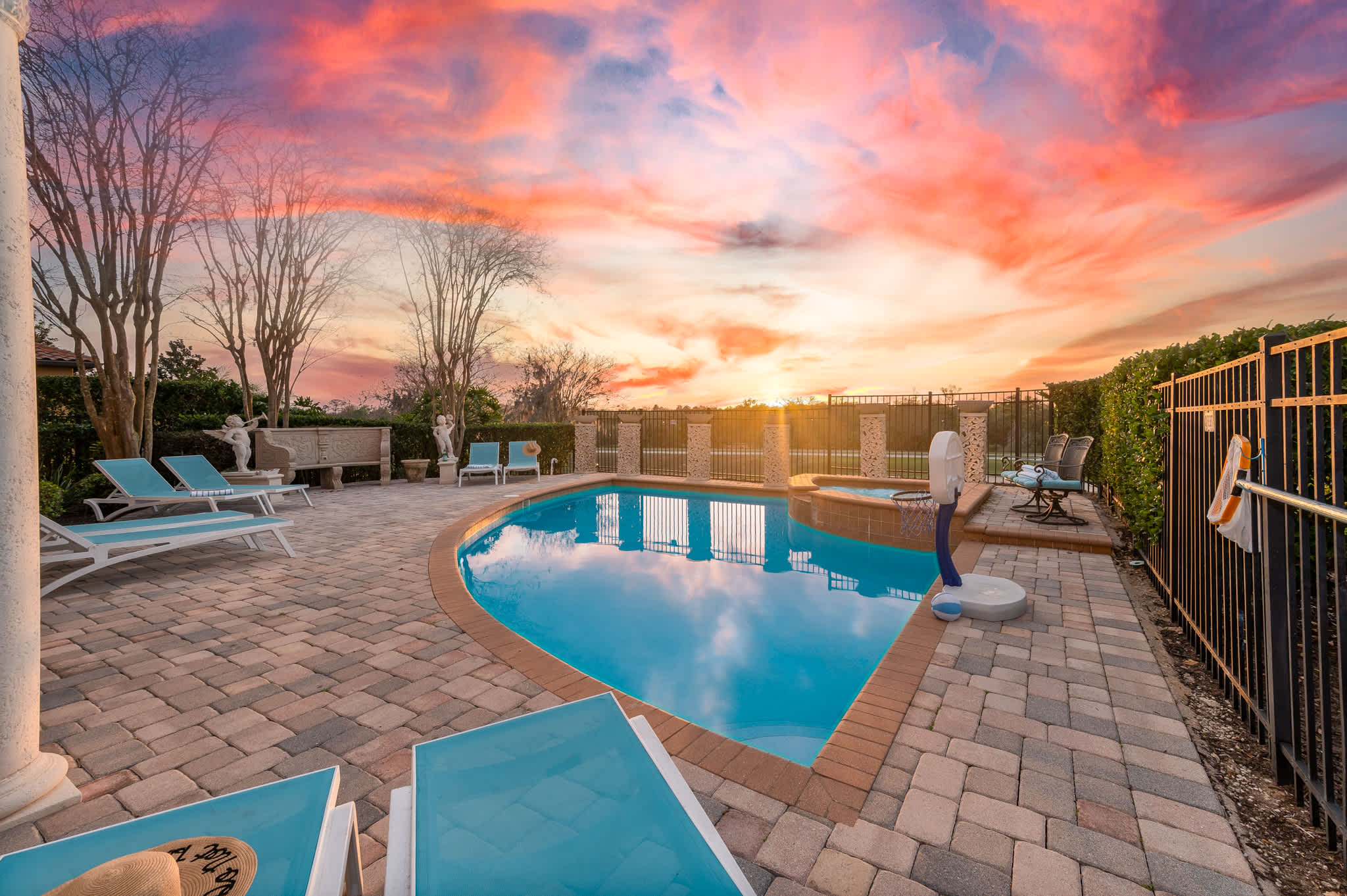 Imagine ending your day with a dip in this pool. Our villas offer the perfect place after a parks day.
