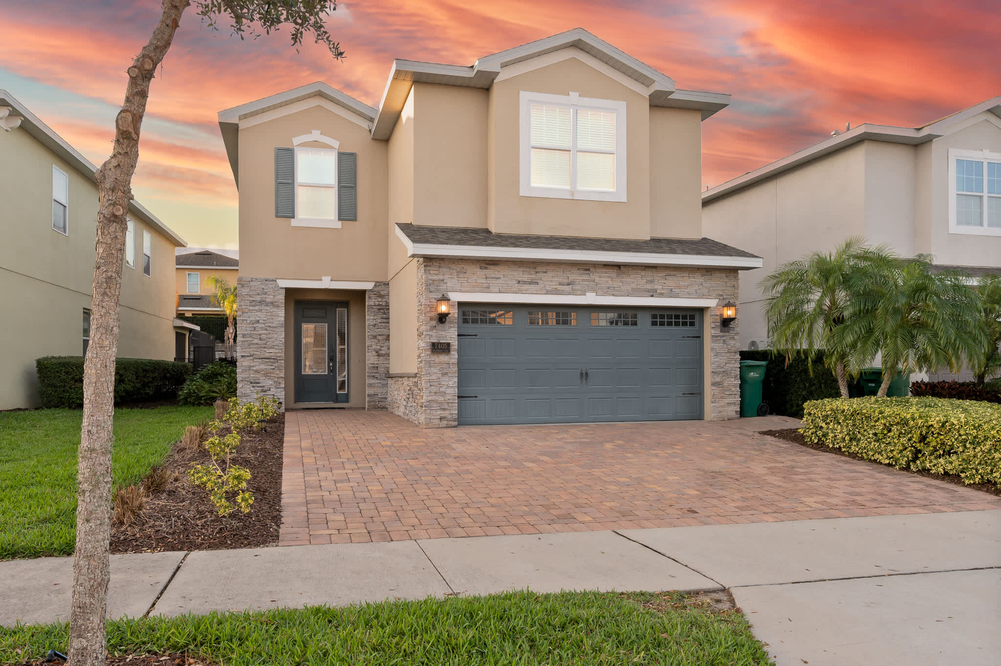 Luxury villa w/private pool & billiard lounge