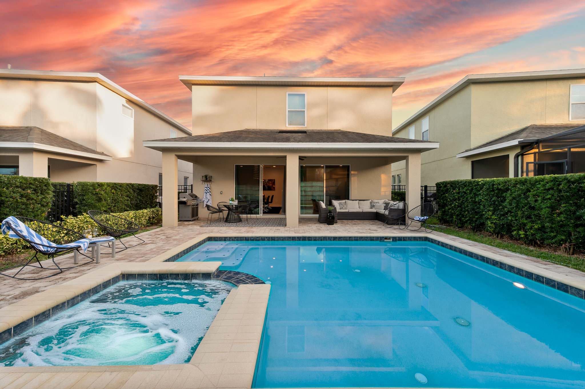 Group-friendly villa w/ heated pool near Disney