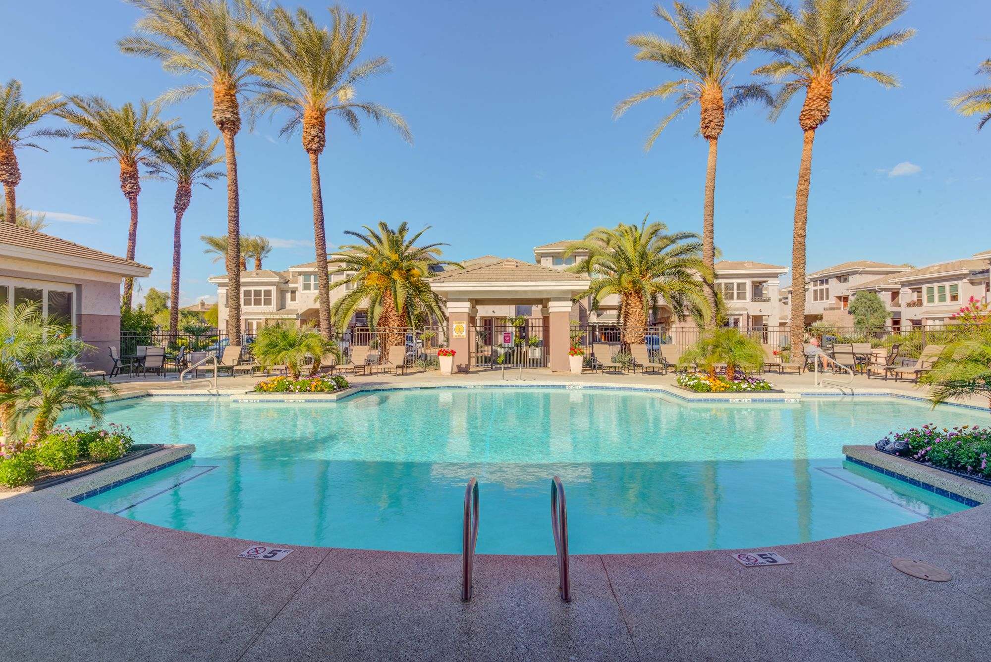Scottsdale Condo Overlooking Golf Course