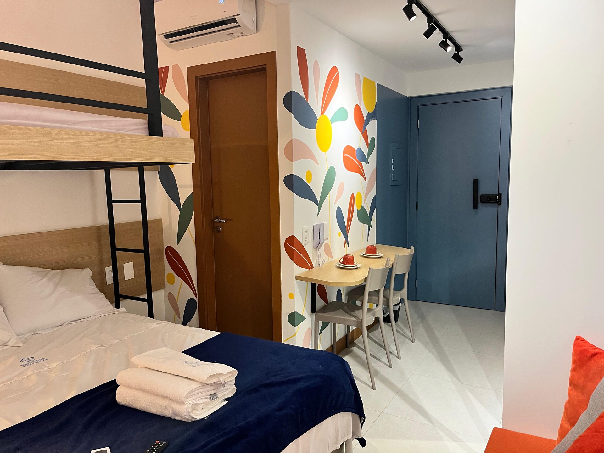 Modern Studio Pool, Gym & Coworking in Barra SSA011