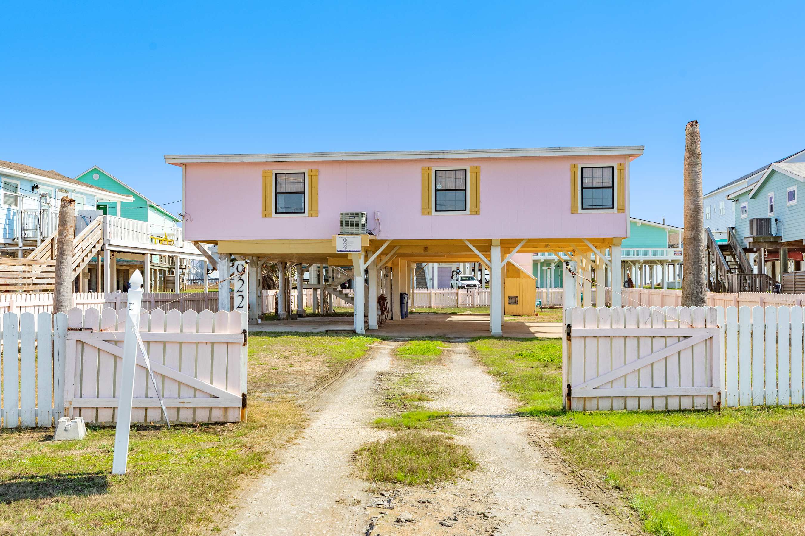 TipSea Flamingo Enclosed Yard Beachgoer Ready | Photo 3