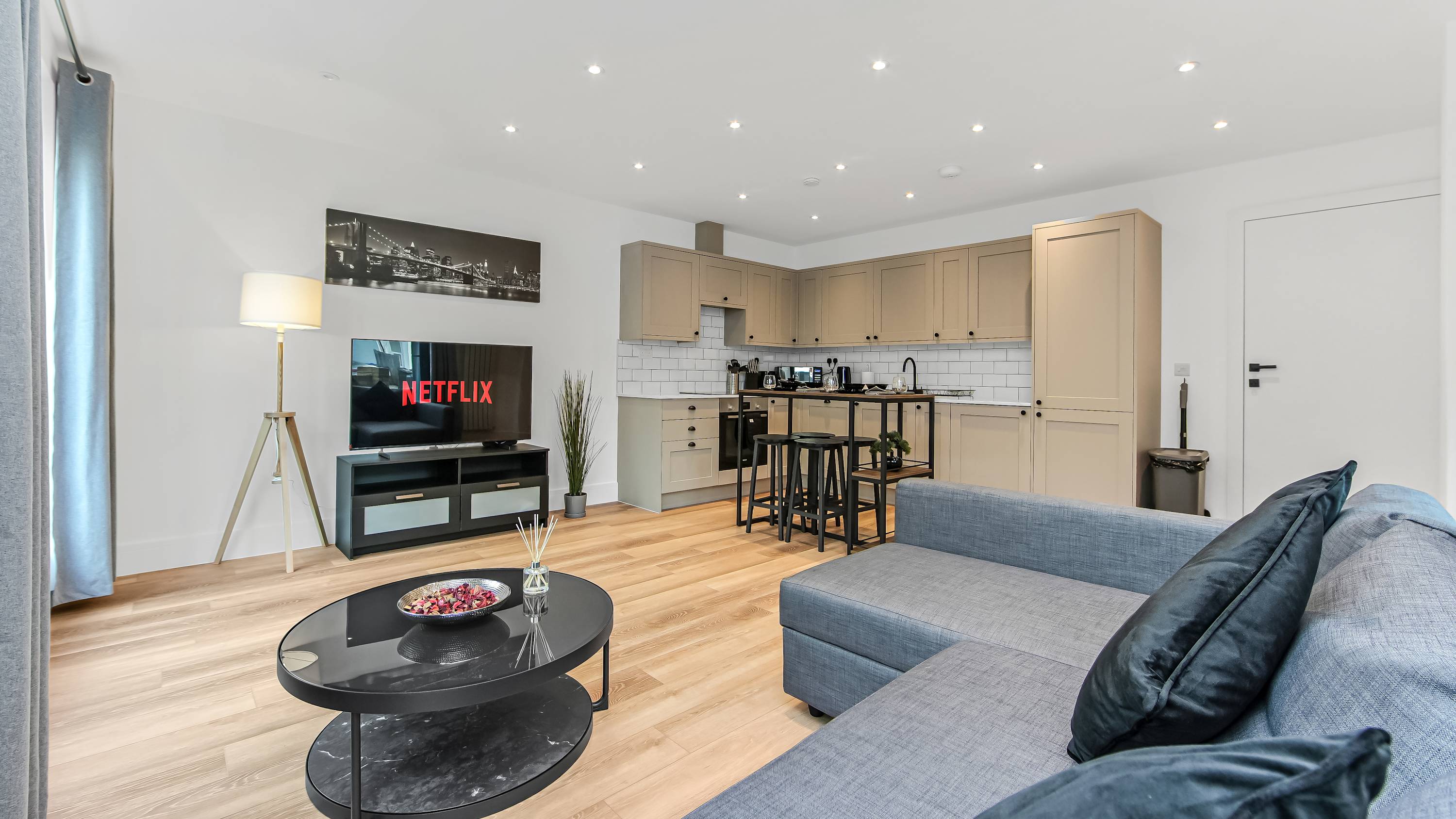 Modern 2 Bedroom Stay | 10Min Walk to East Croydon