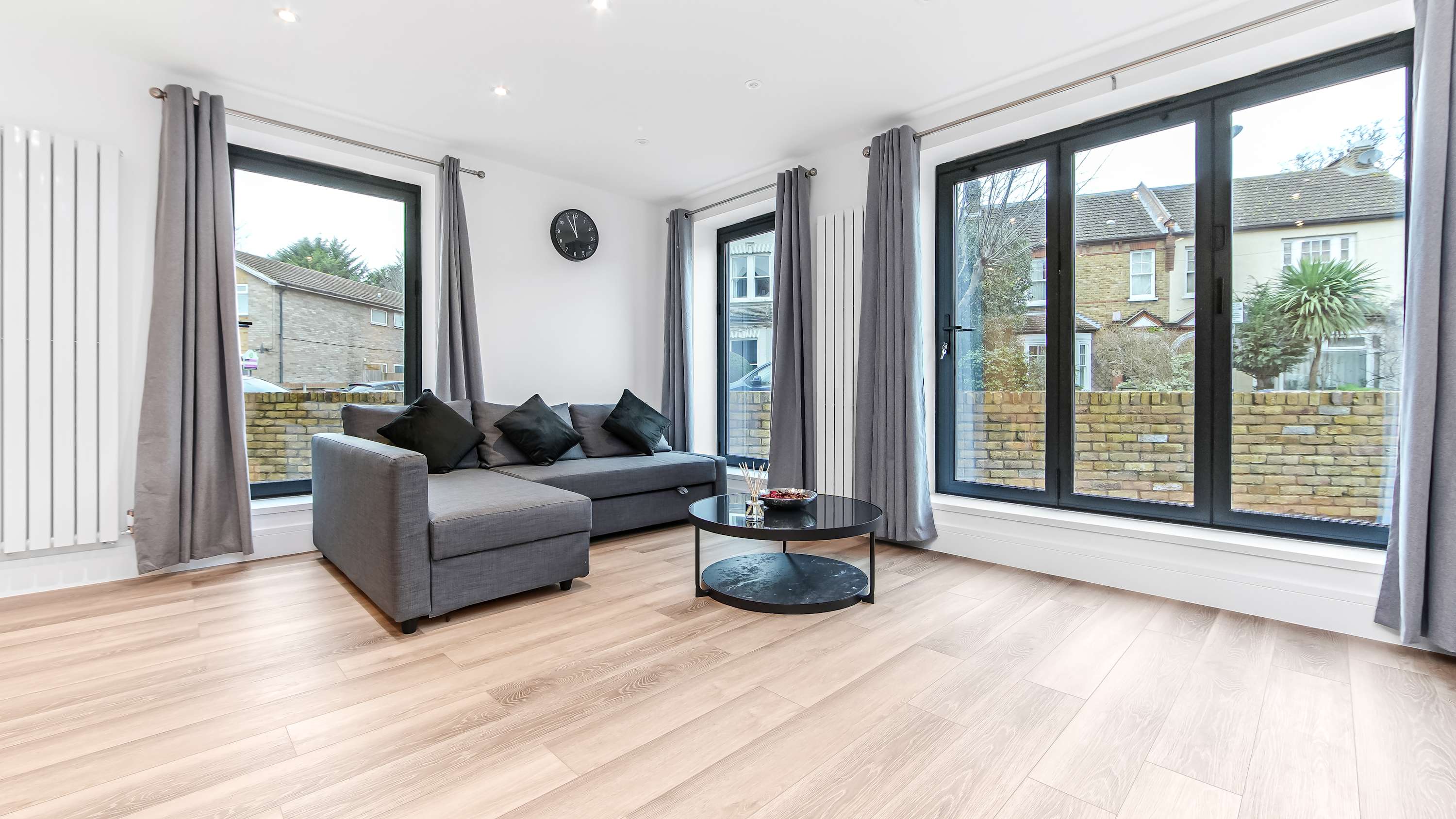 Modern 2 Bedroom Stay | 10Min Walk to East Croydon