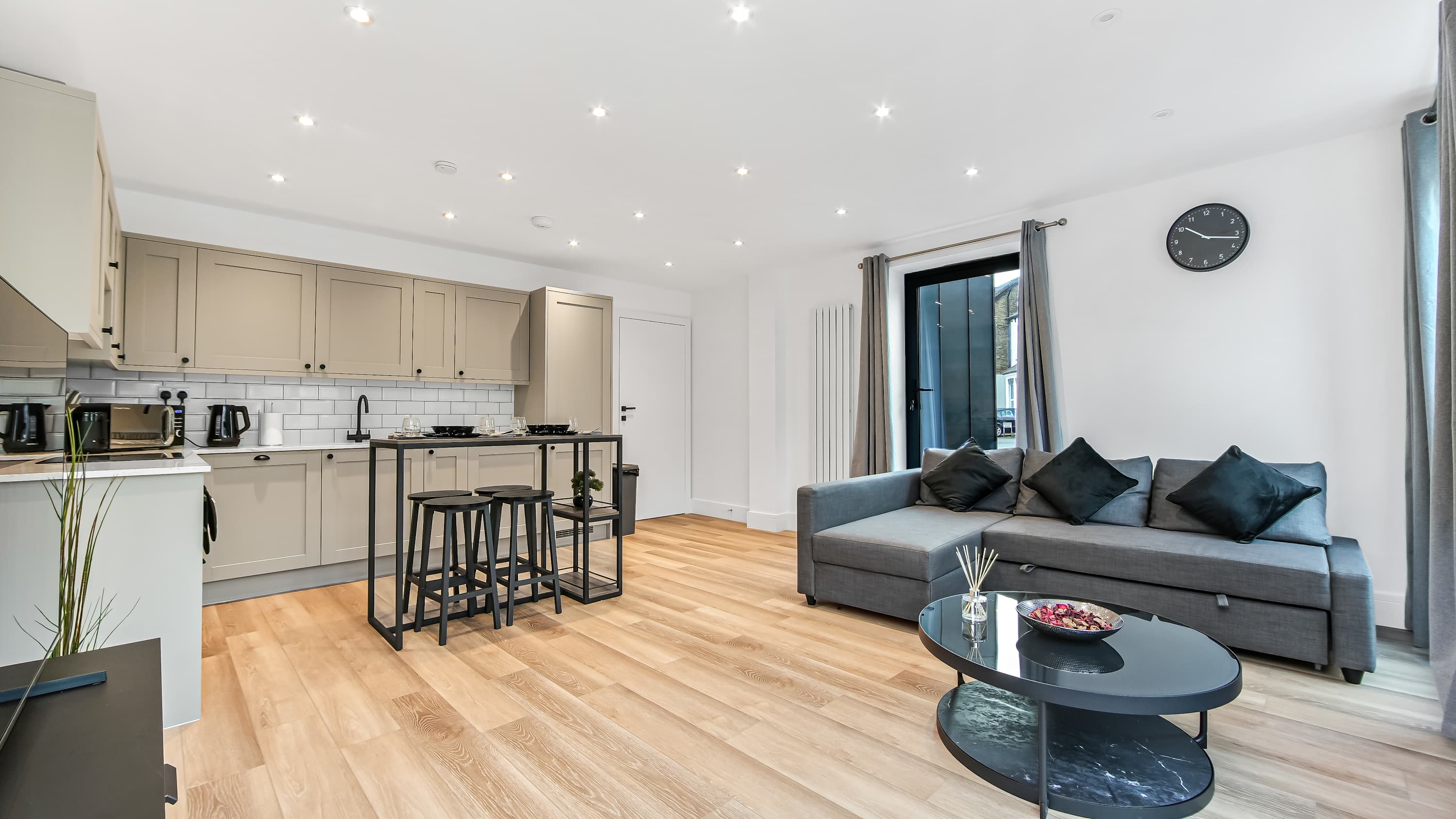 Modern 2 Bedroom Stay | 10Min Walk to East Croydon