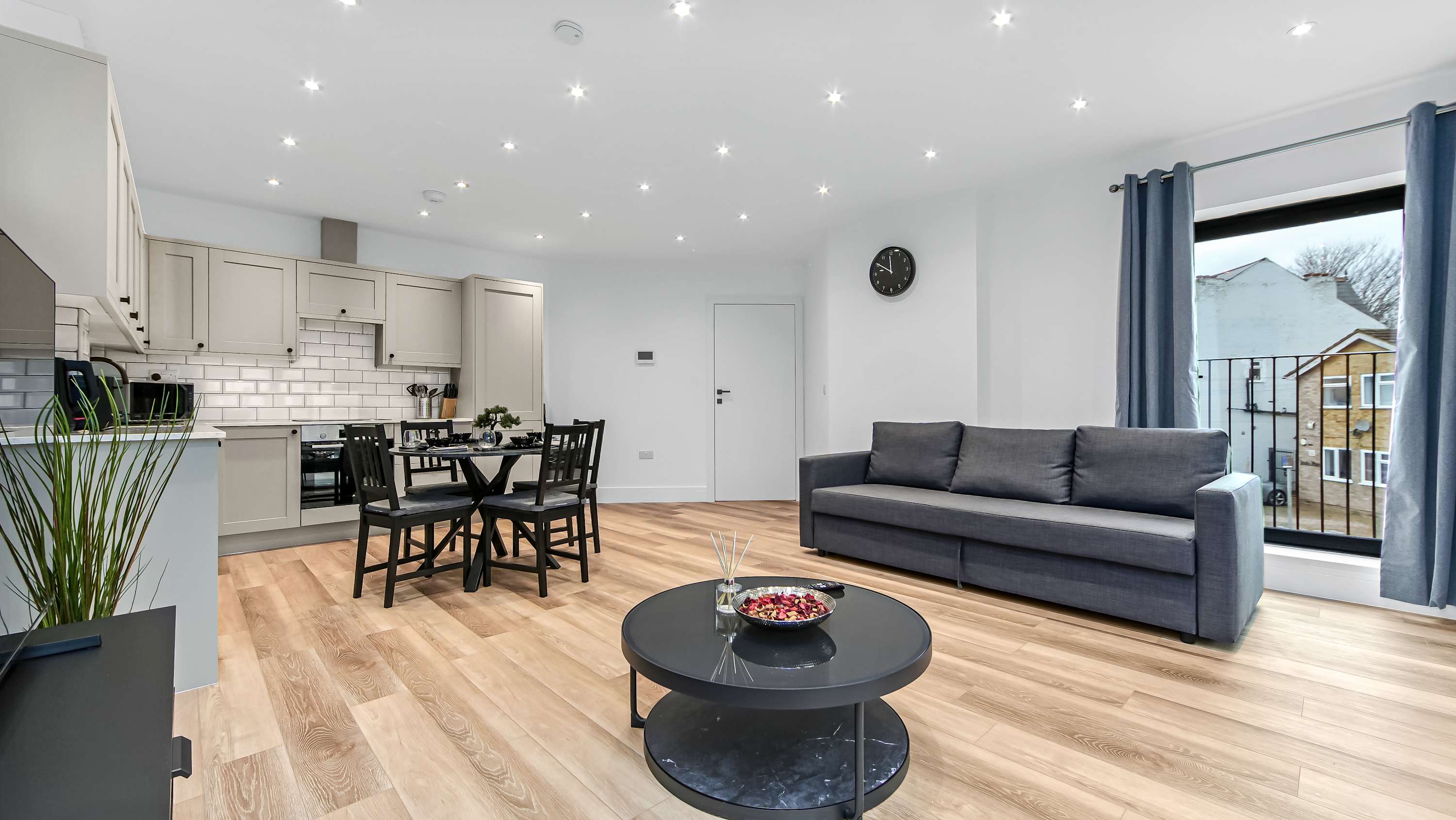 Modern 2 Bedroom Stay, Balcony, East Croydon