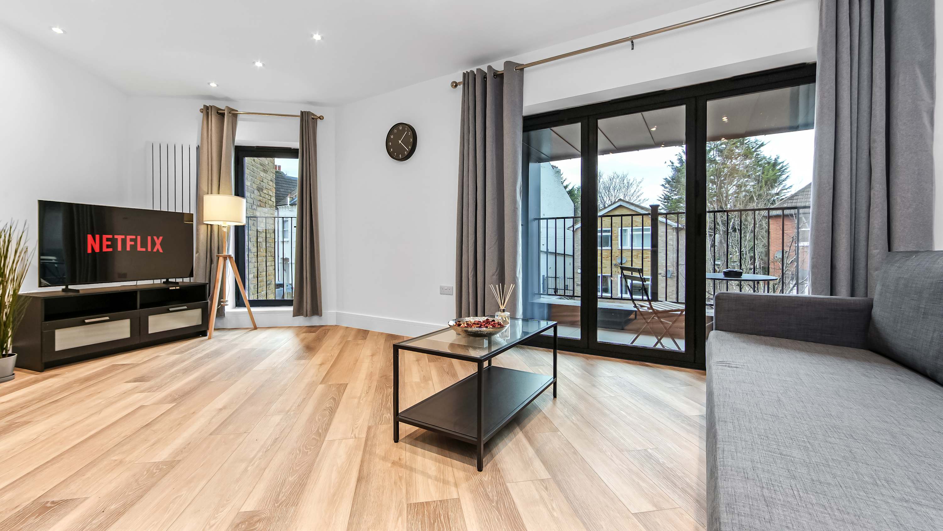 Modern 1 Bedroom Stay, Balcony, East Croydon