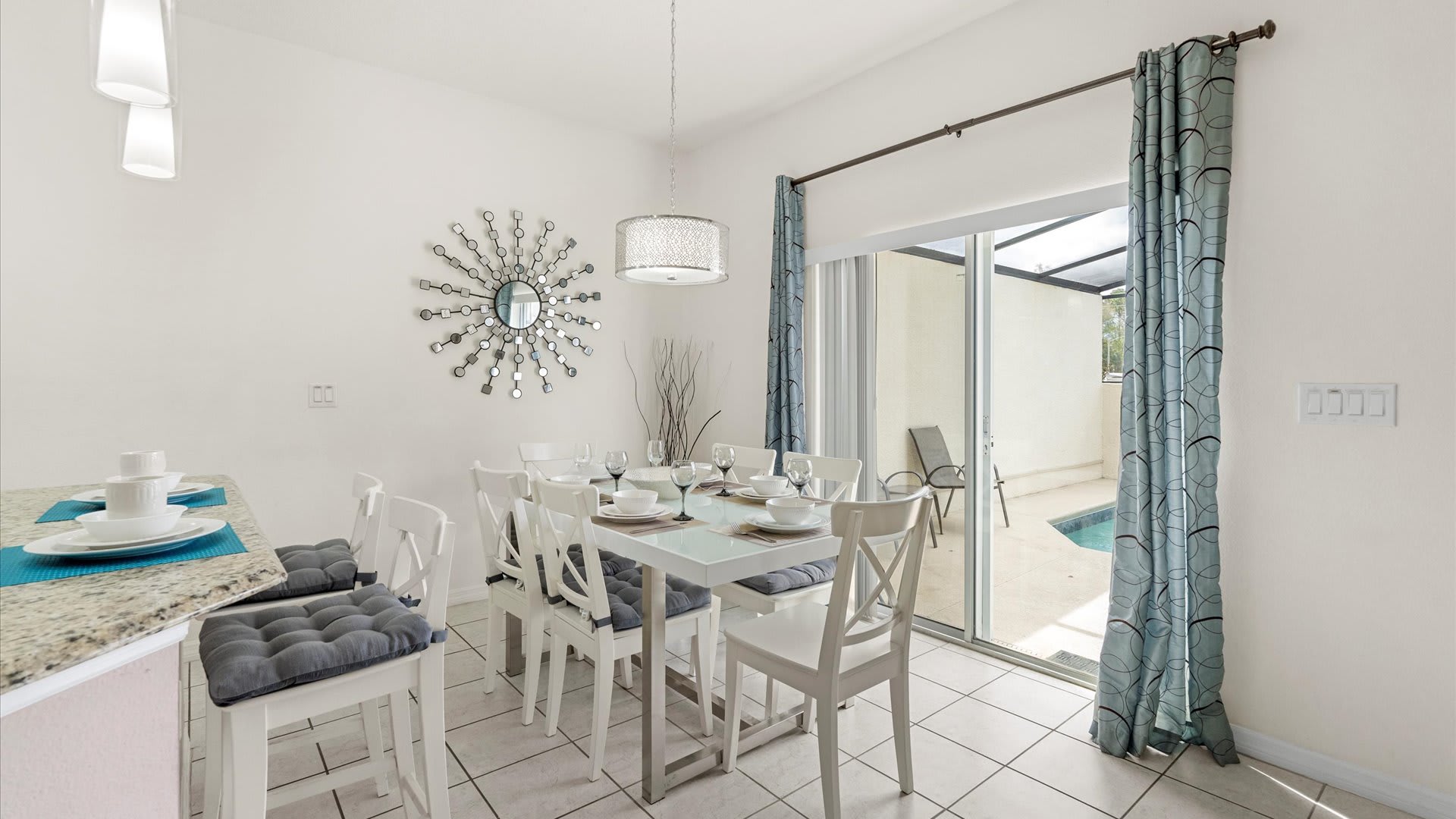 Spacious 4BR Family Townhouse Private Pool BBQ 4