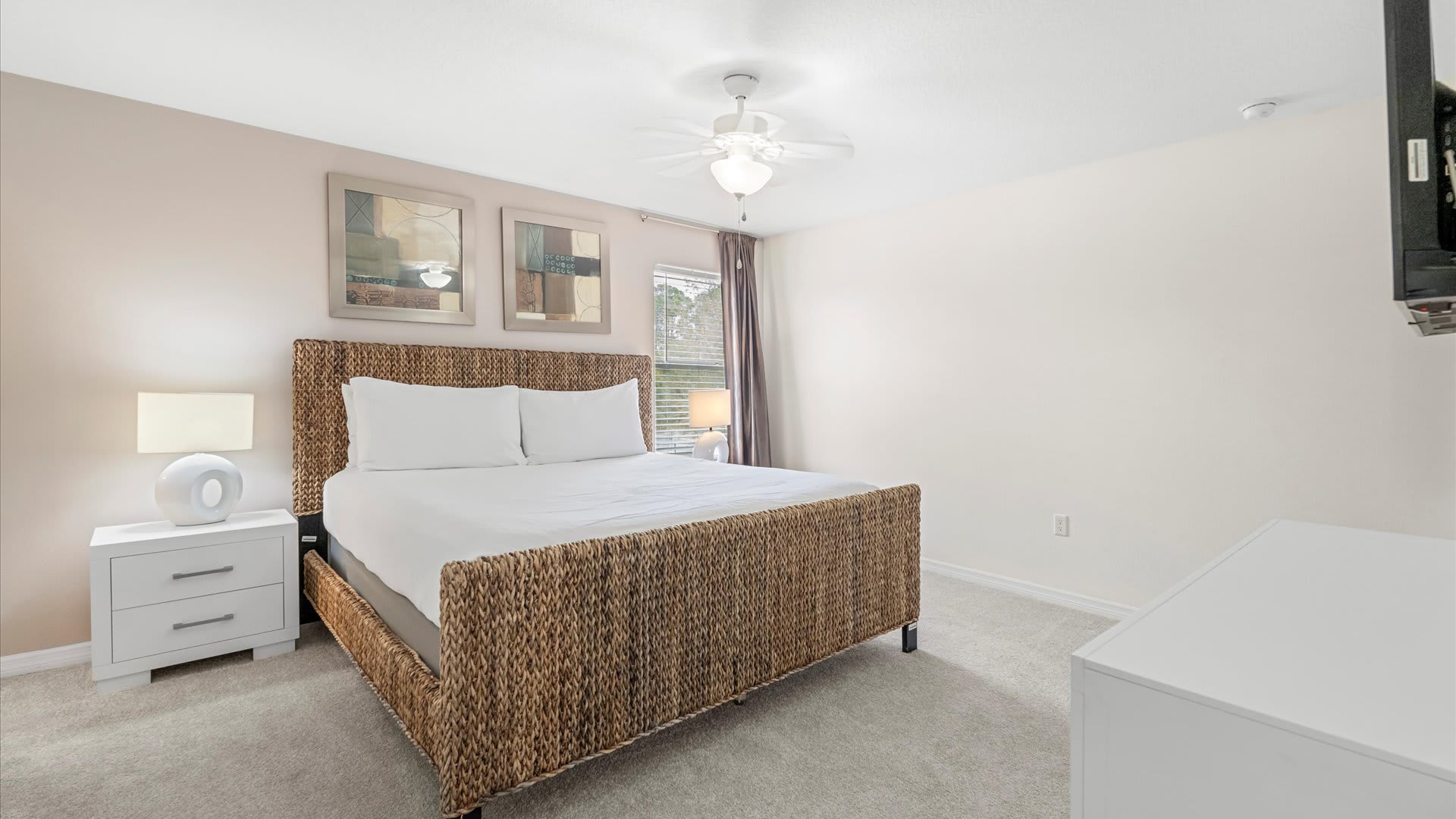 Spacious 4BR Family Townhouse Private Pool BBQ 2