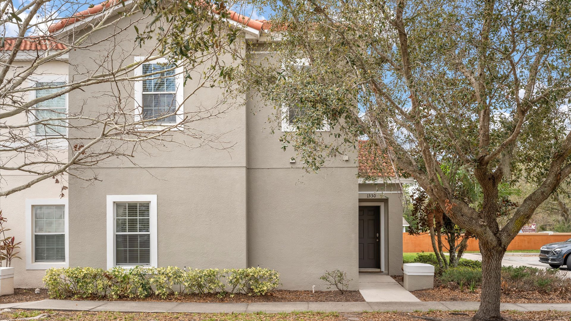 4 bedroom townhouse exterior