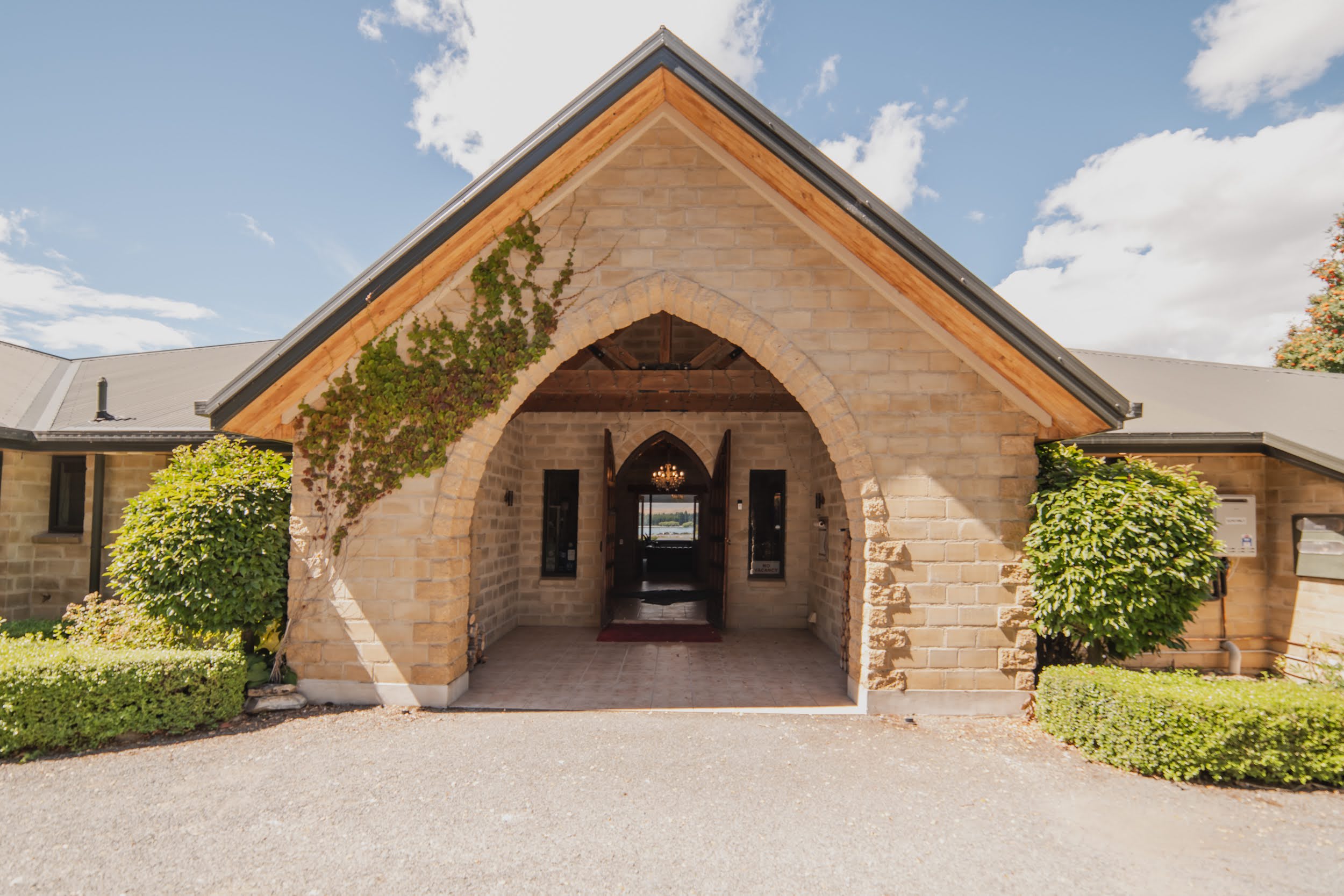 The Andromeda Hideaway – 6BR,Hot tub, BBQ