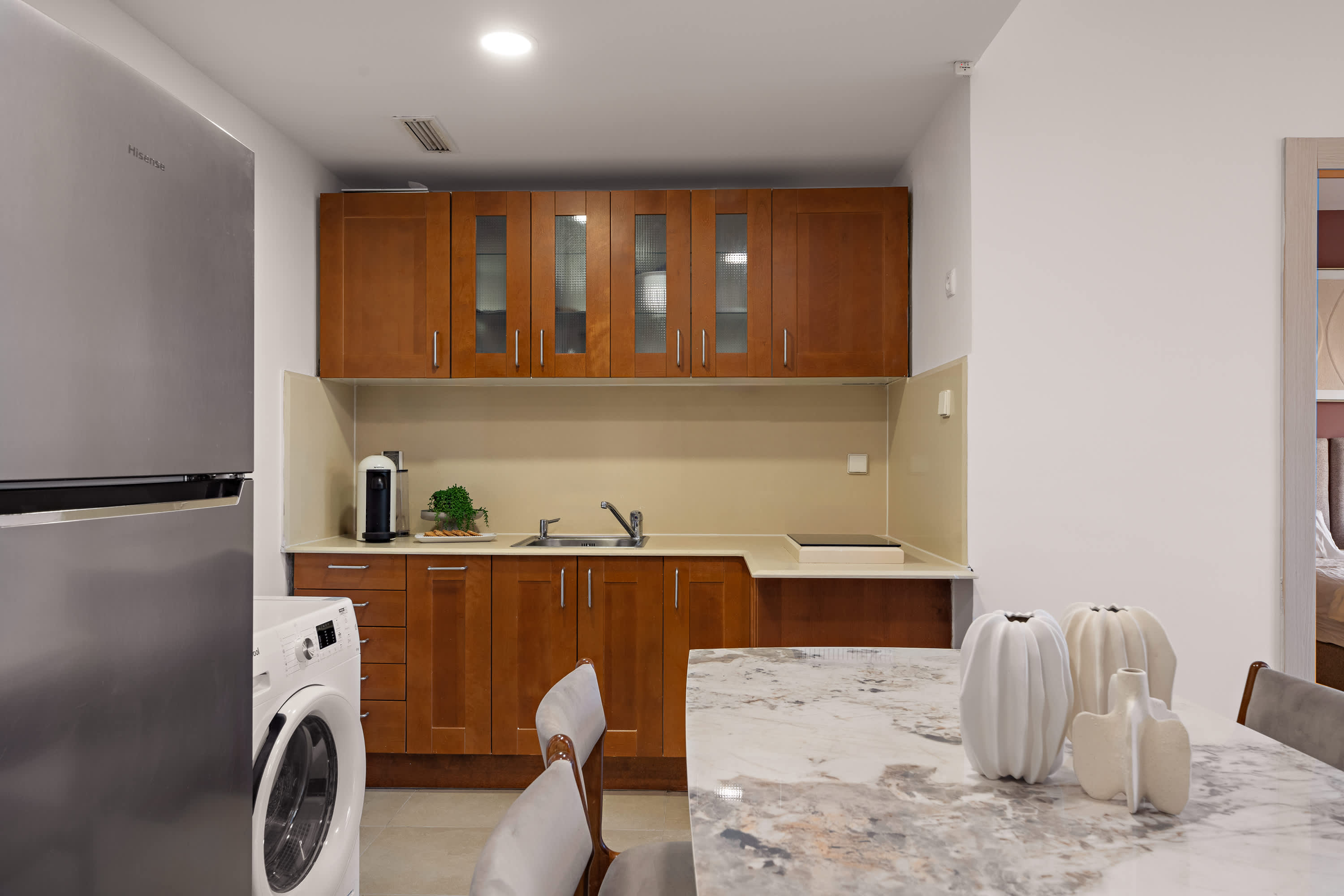 Luxurious 3BDR In King David 19 with Parking photo 9