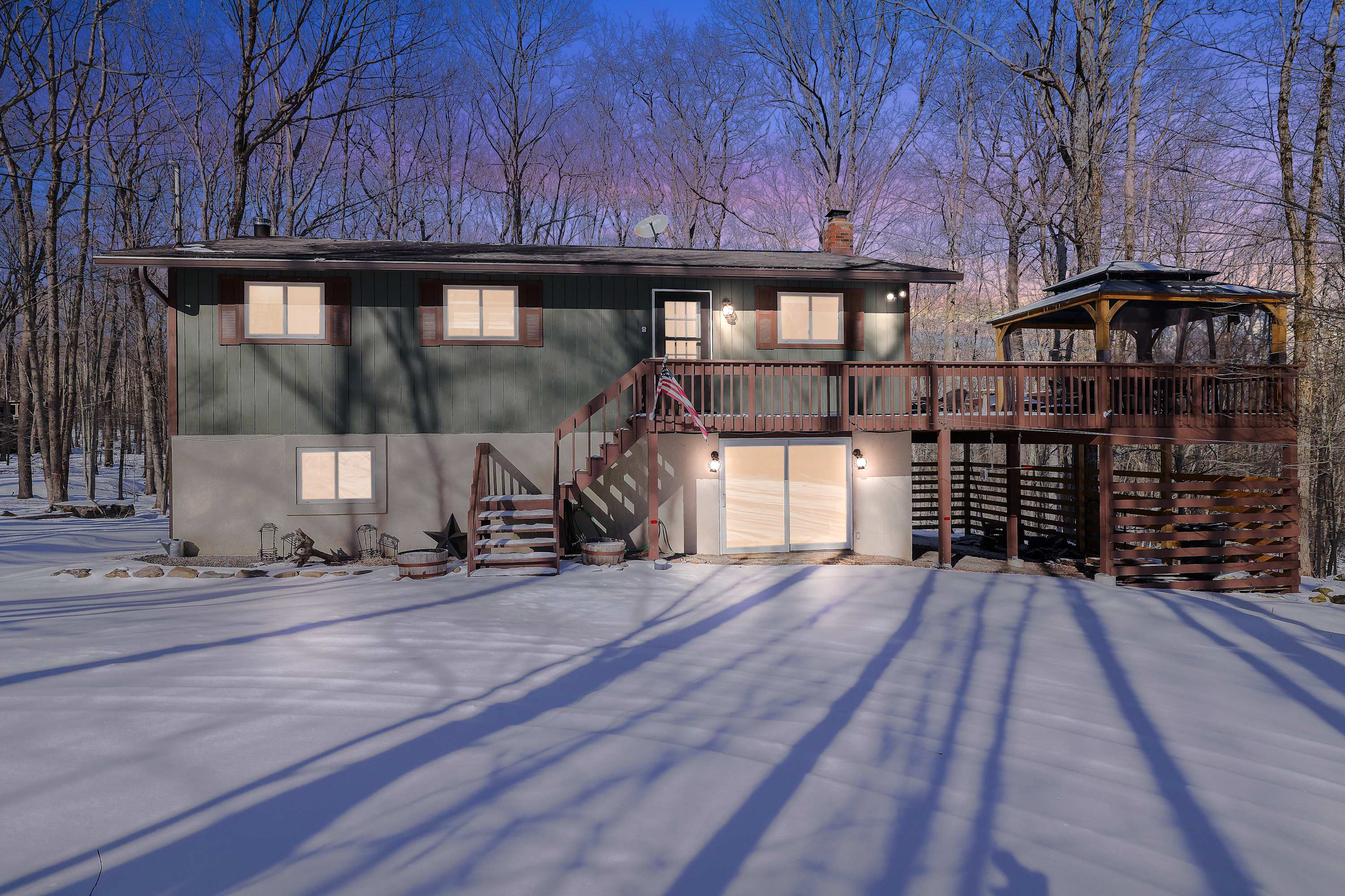 4 Br Cozy Cabin Sleeps 8 Pool Table Arcade Beach — Gouldsboro, PA — vacation rental