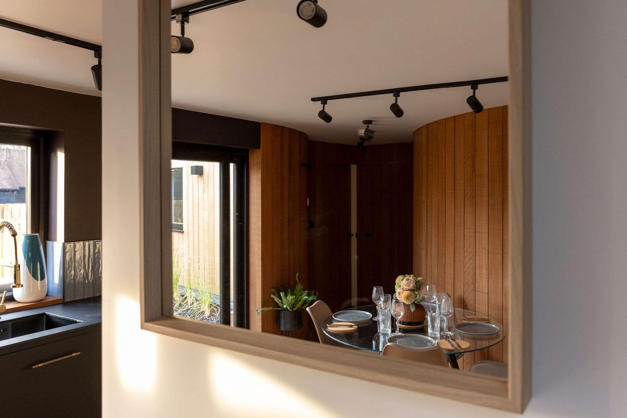 Reflecting style and light in the heart of the lounge!