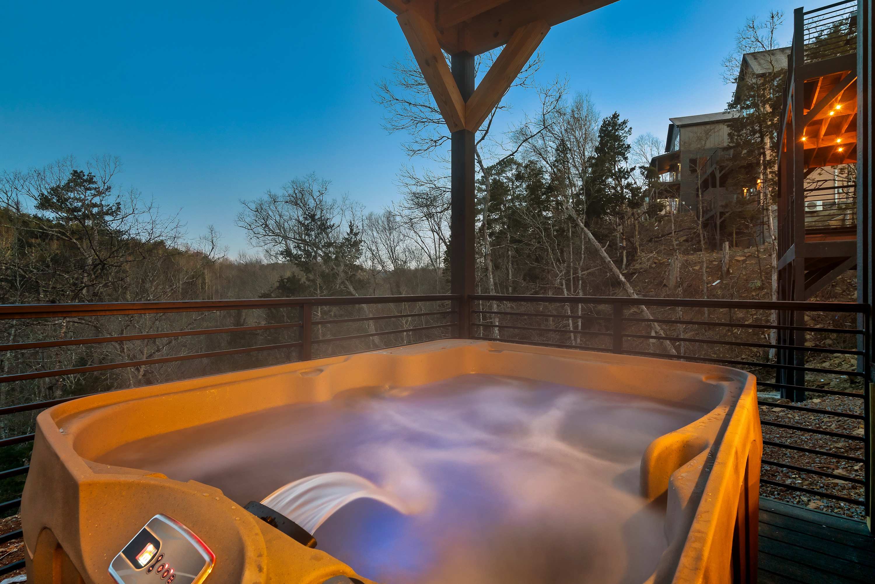 Modern Luxury・Pool, Hot Tub & Near Water Parks! — Sevierville, TN — vacation rental