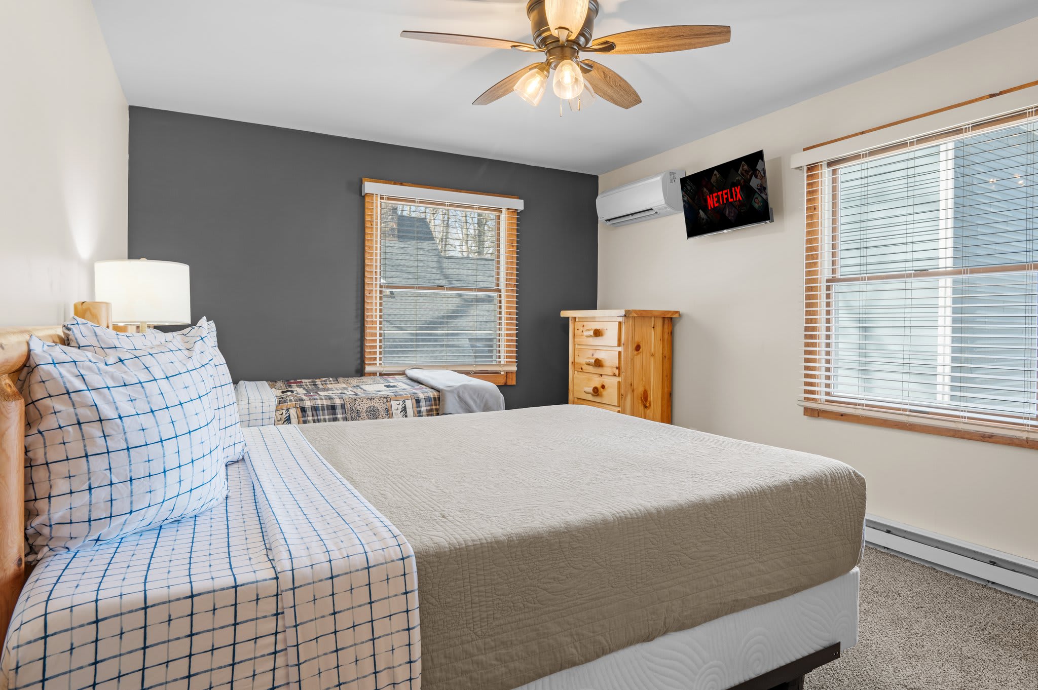 Peaceful and Bright Bedroom
Neutral tones, soft linens, and natural light create a perfect space for winding down.