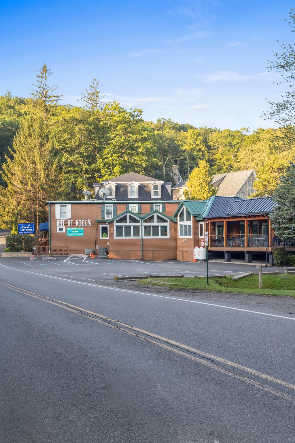 Small Town Charm
Local shops and restaurants await in this quaint Pocono village that’s full of personality and warm hospitality.