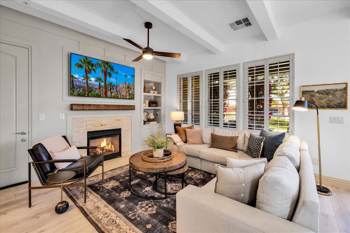 Remodeled 1BR Legacy Villa with Private Patio #A