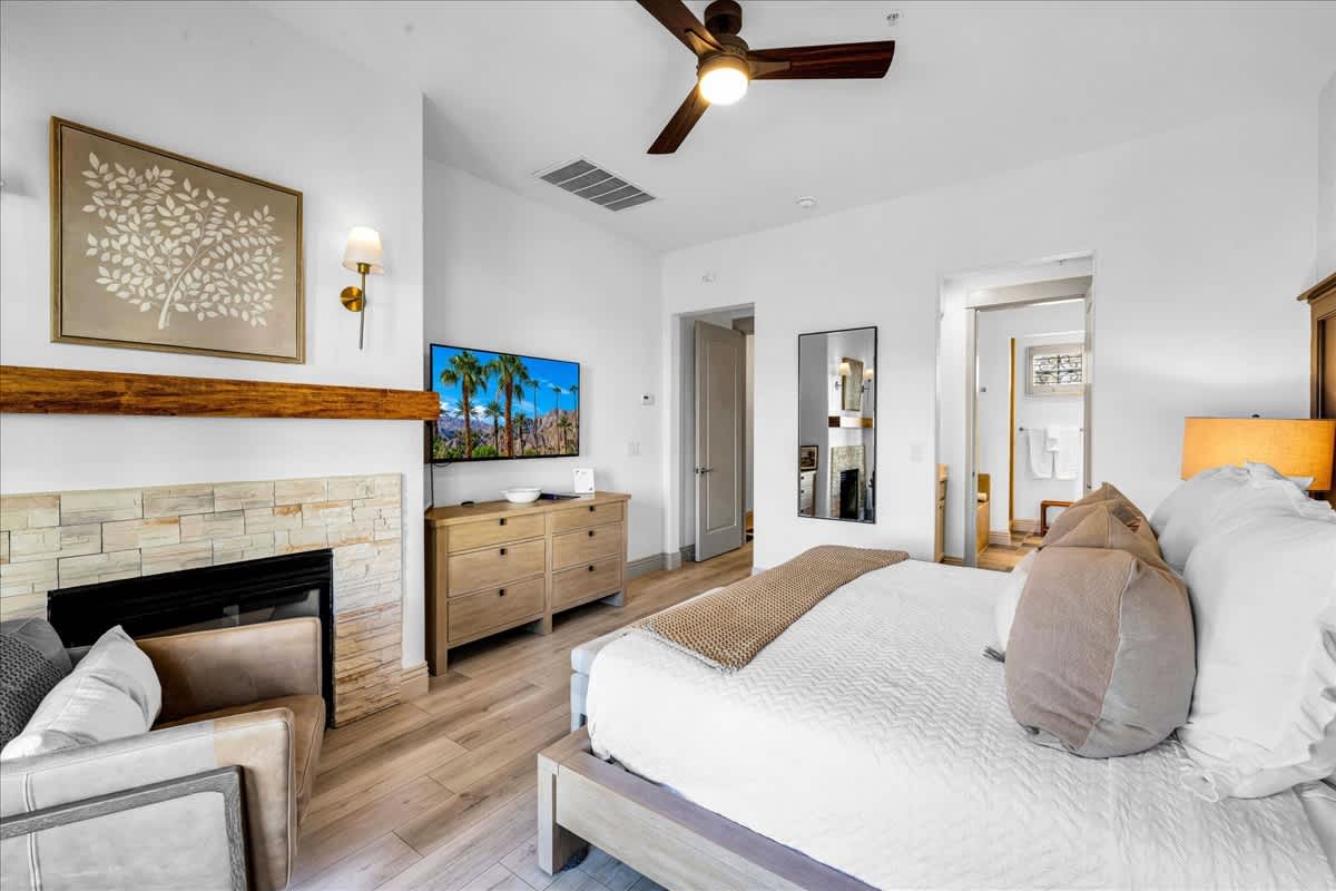 Remodeled LV Studio with Private Patio #B - Photo 4