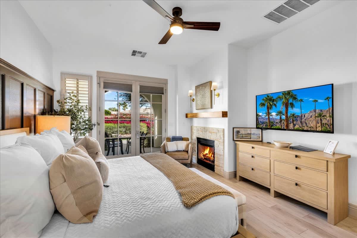 Remodeled LV Studio with Private Patio #B - Photo 3