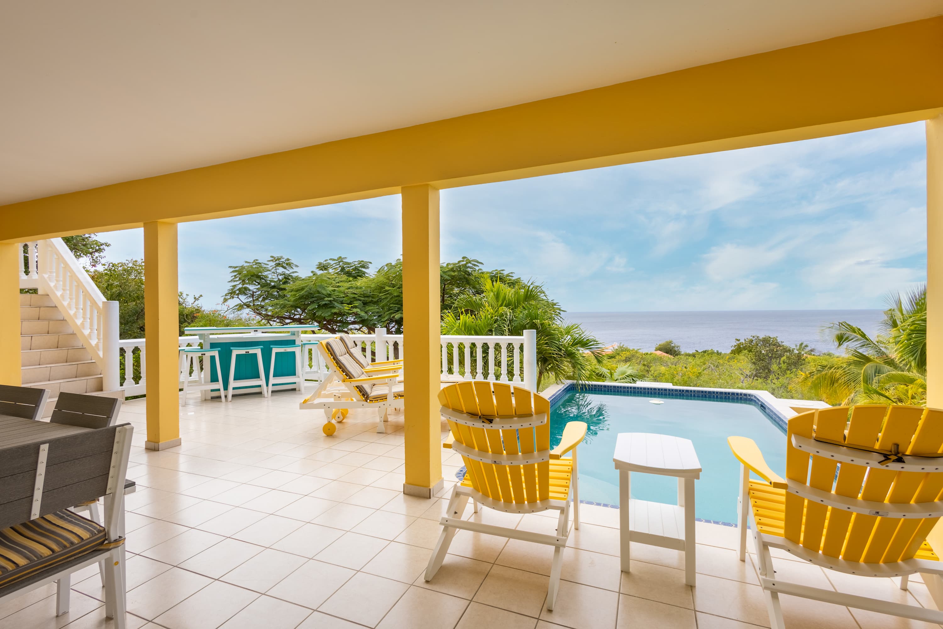 Tropical Twilight Haven – Unwind in Style