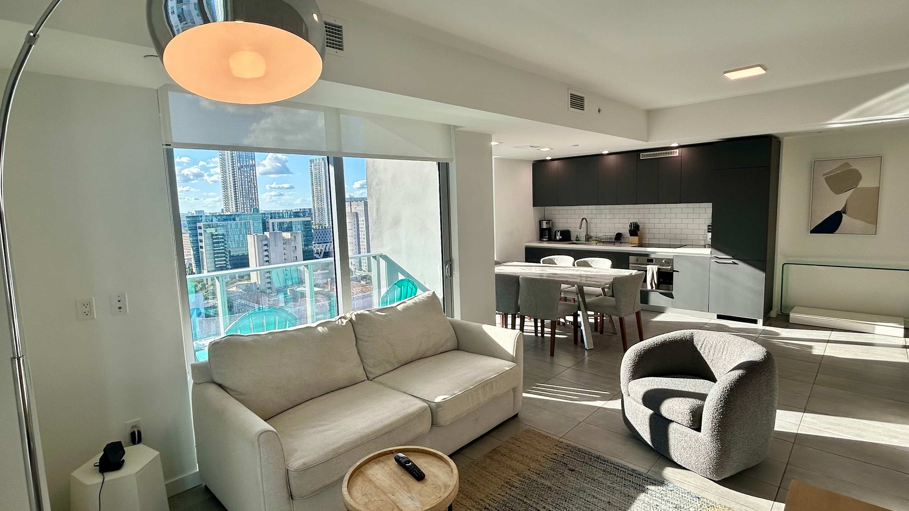 1BR + Private Terrace | 25th Floor + Coworking