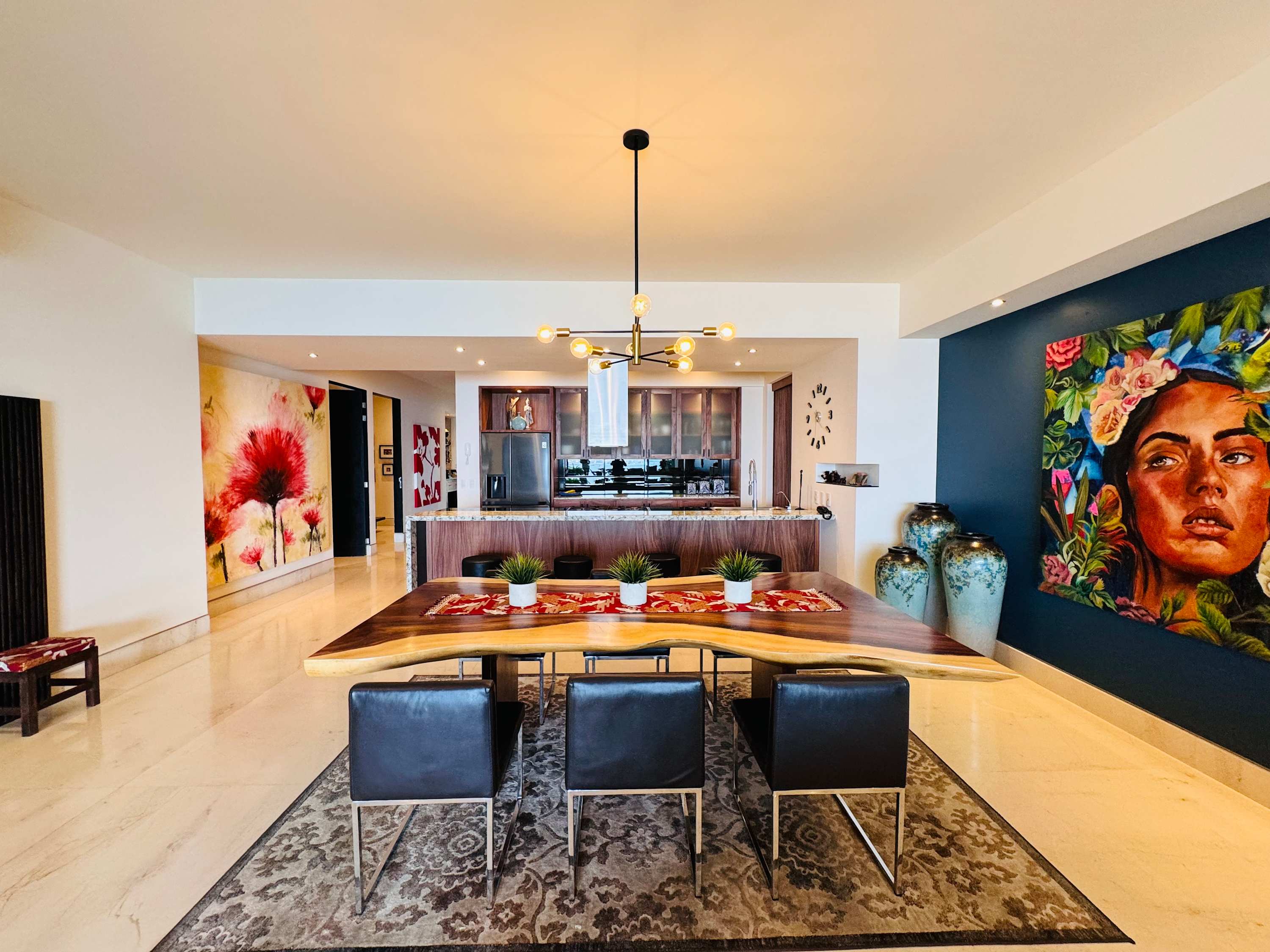 3-Bedroom Condo in the romantic zone