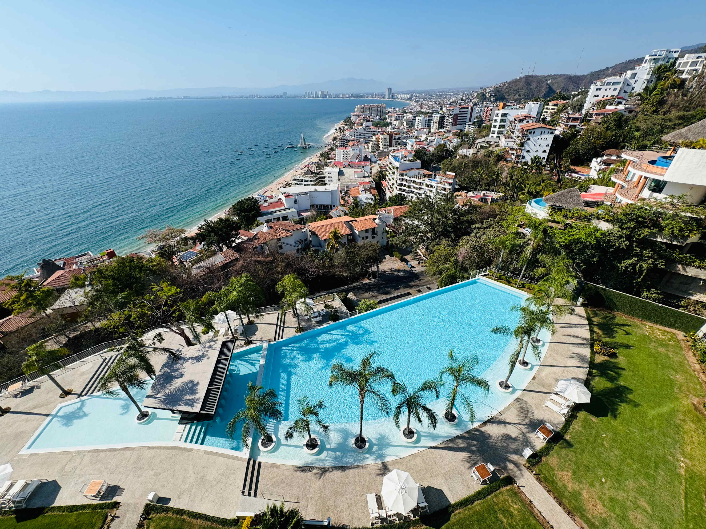 3-Bedroom Condo in the romantic zone