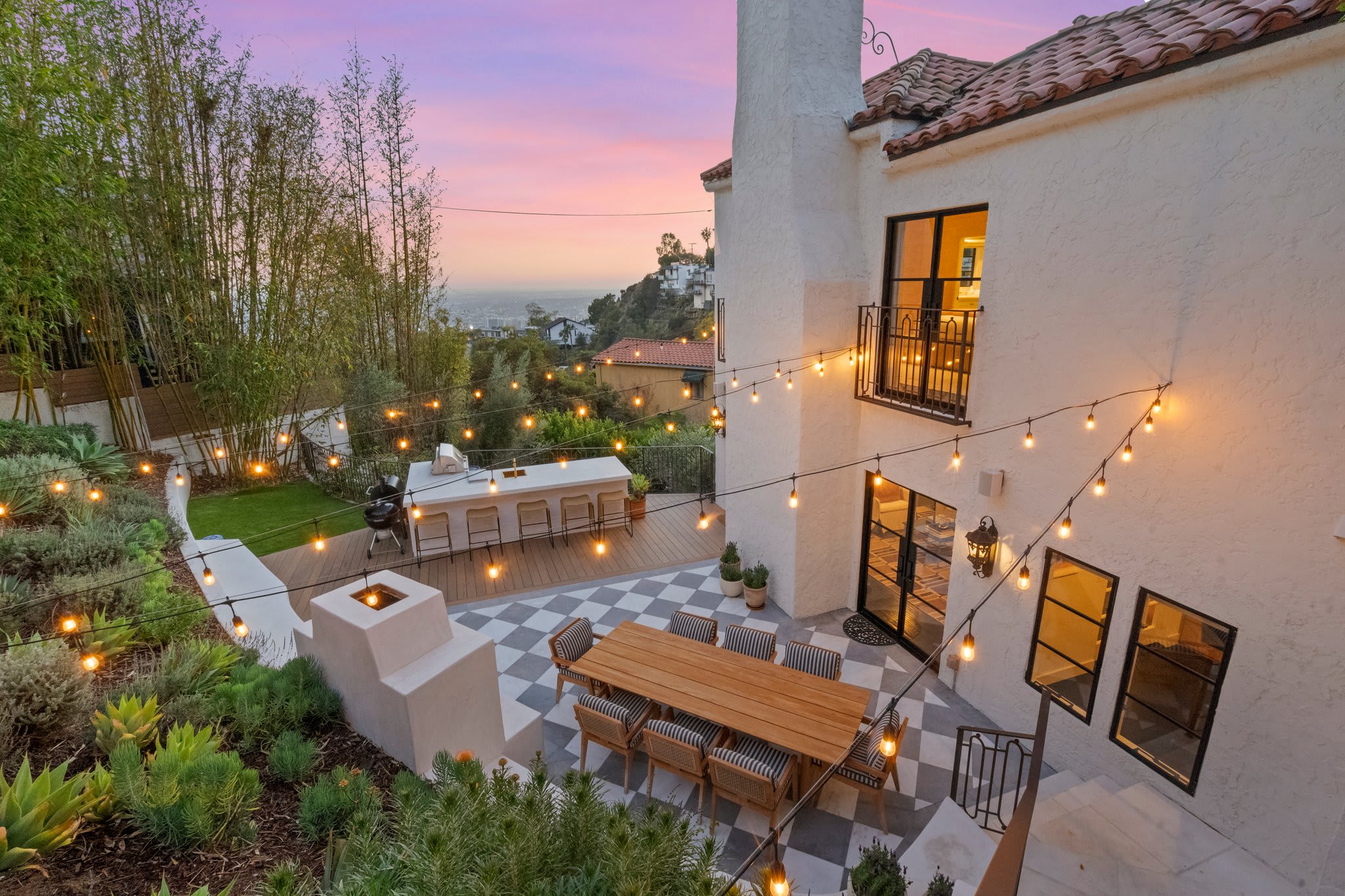 An open-air haven where every detail is designed for connection.
