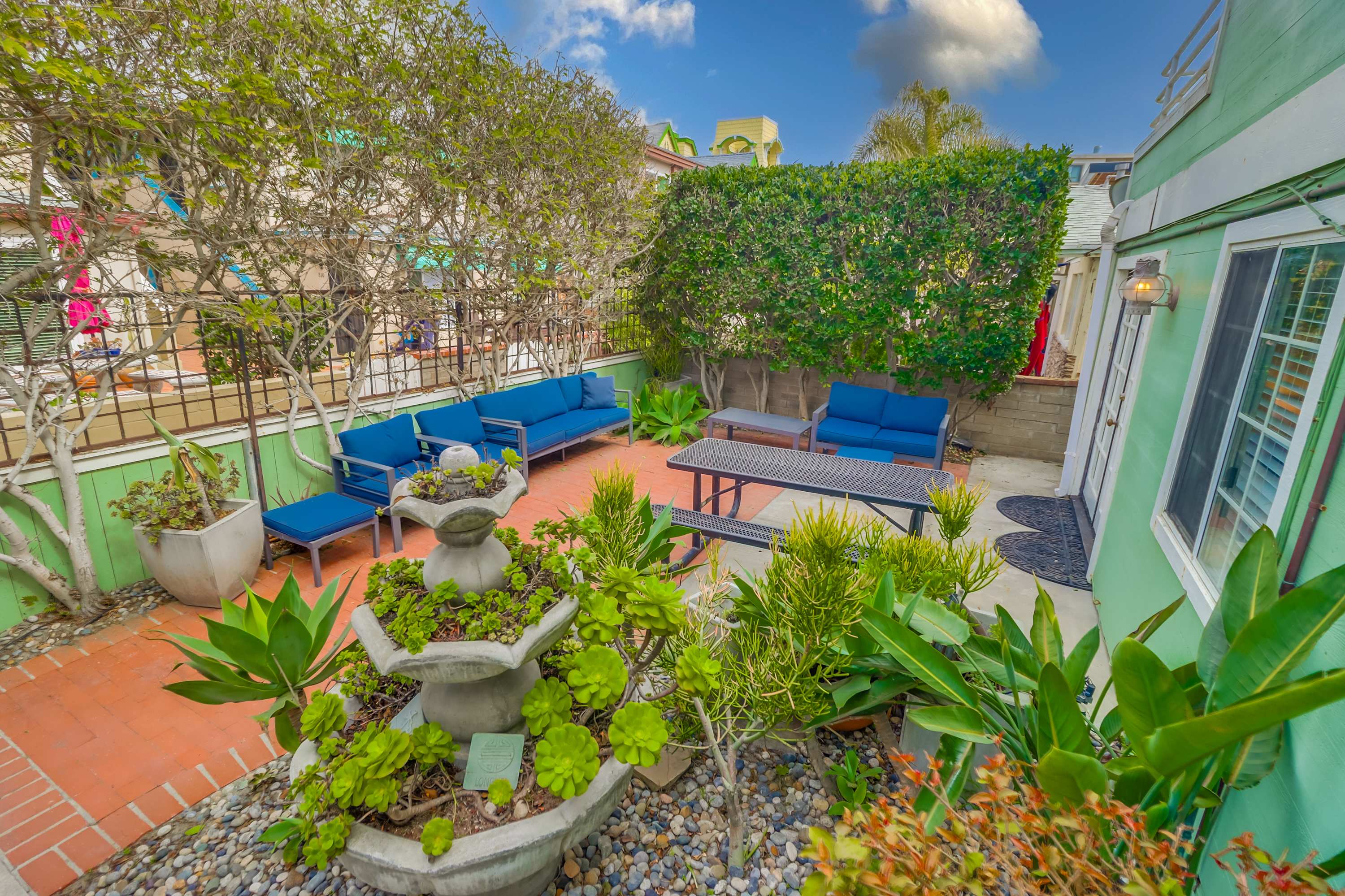 Steps To Beach & Bay | A/c, Patio & 4 Park Spots - San Diego, CA