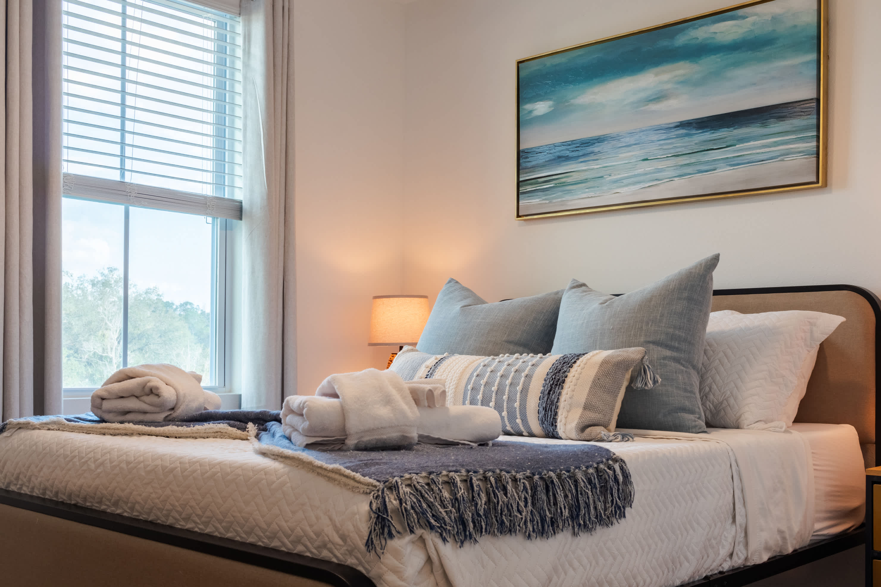 3BR Townhome: resort pool, arcade & Disney