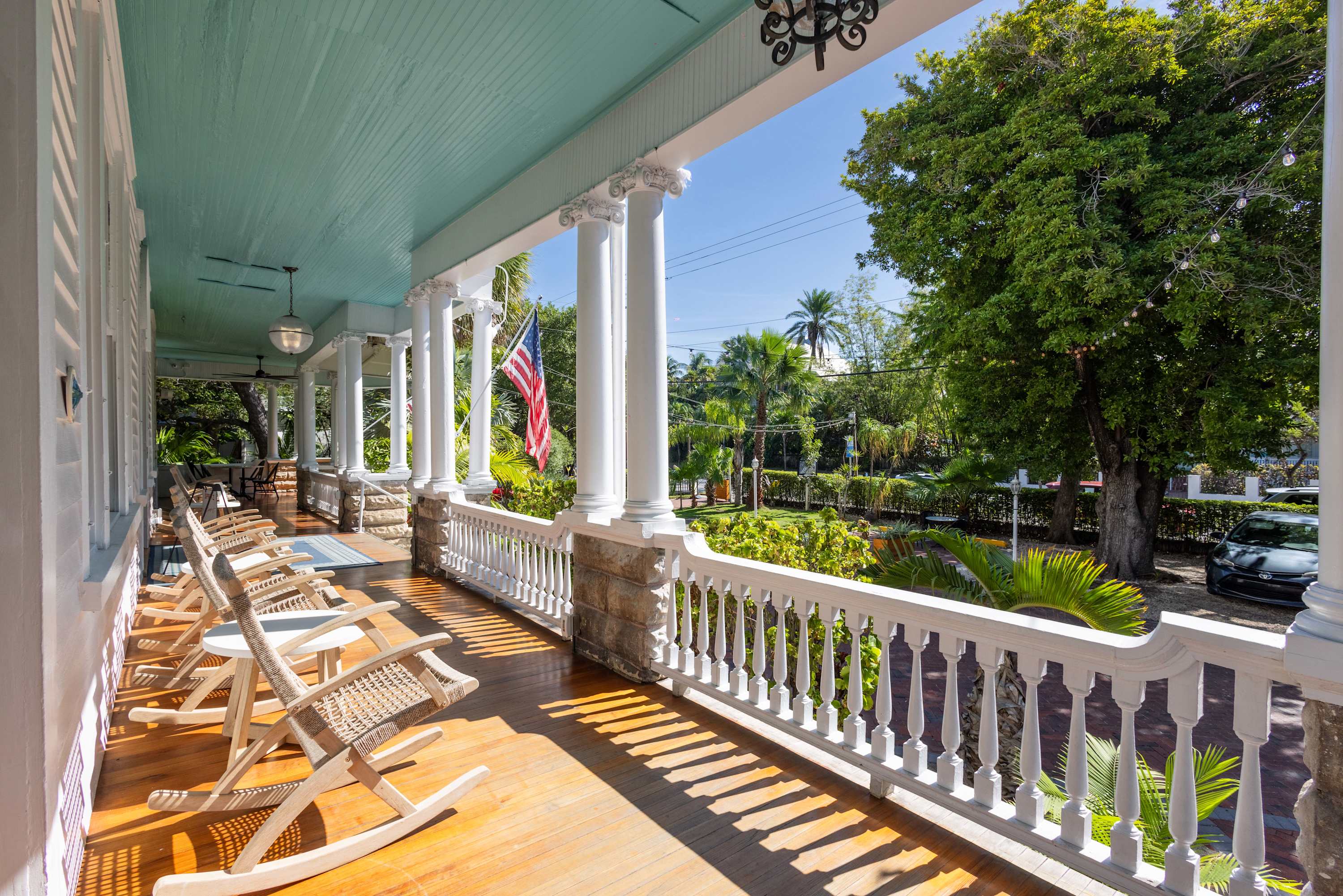 Classic King, Pool - Curry Mansion Inn 6