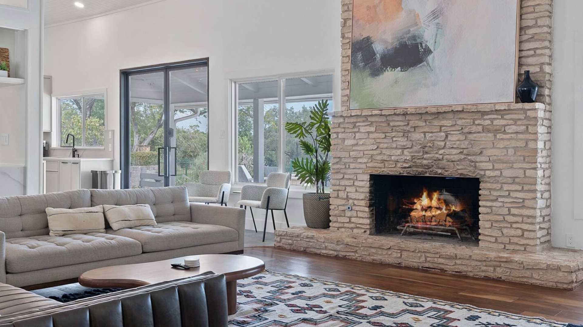Living area with fireplace 