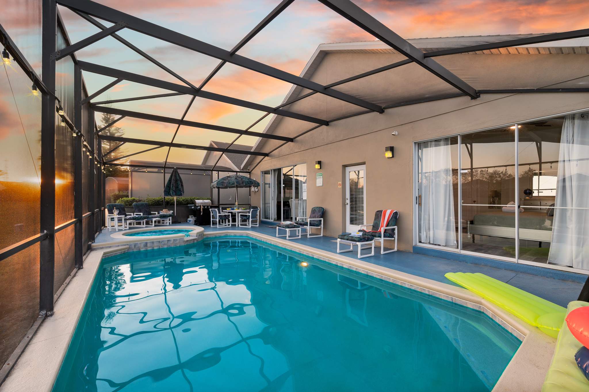 Single-Level Home w Heated Pool & 9MI to Disney