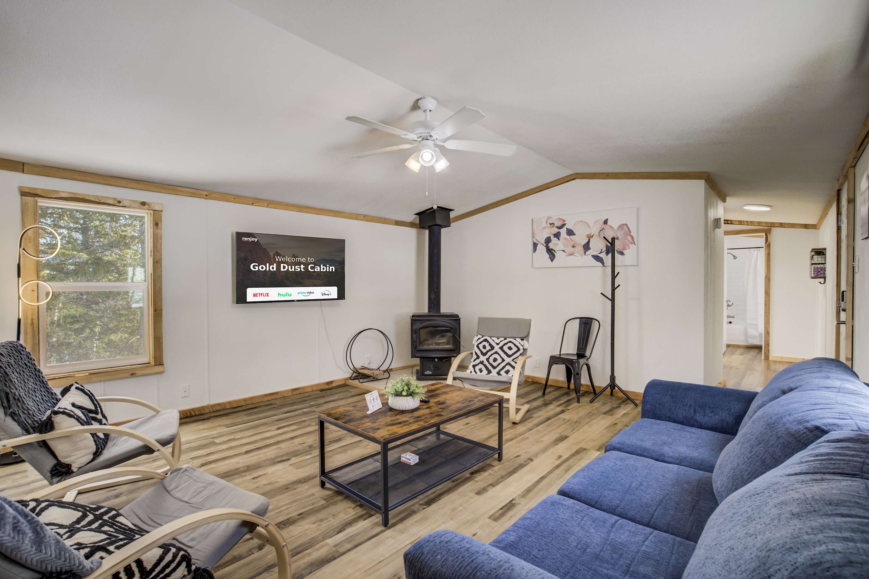 Gold Dust Cabin! Rustic Retreat w/ Scenic Views β Cripple Creek, CO β vacation rental