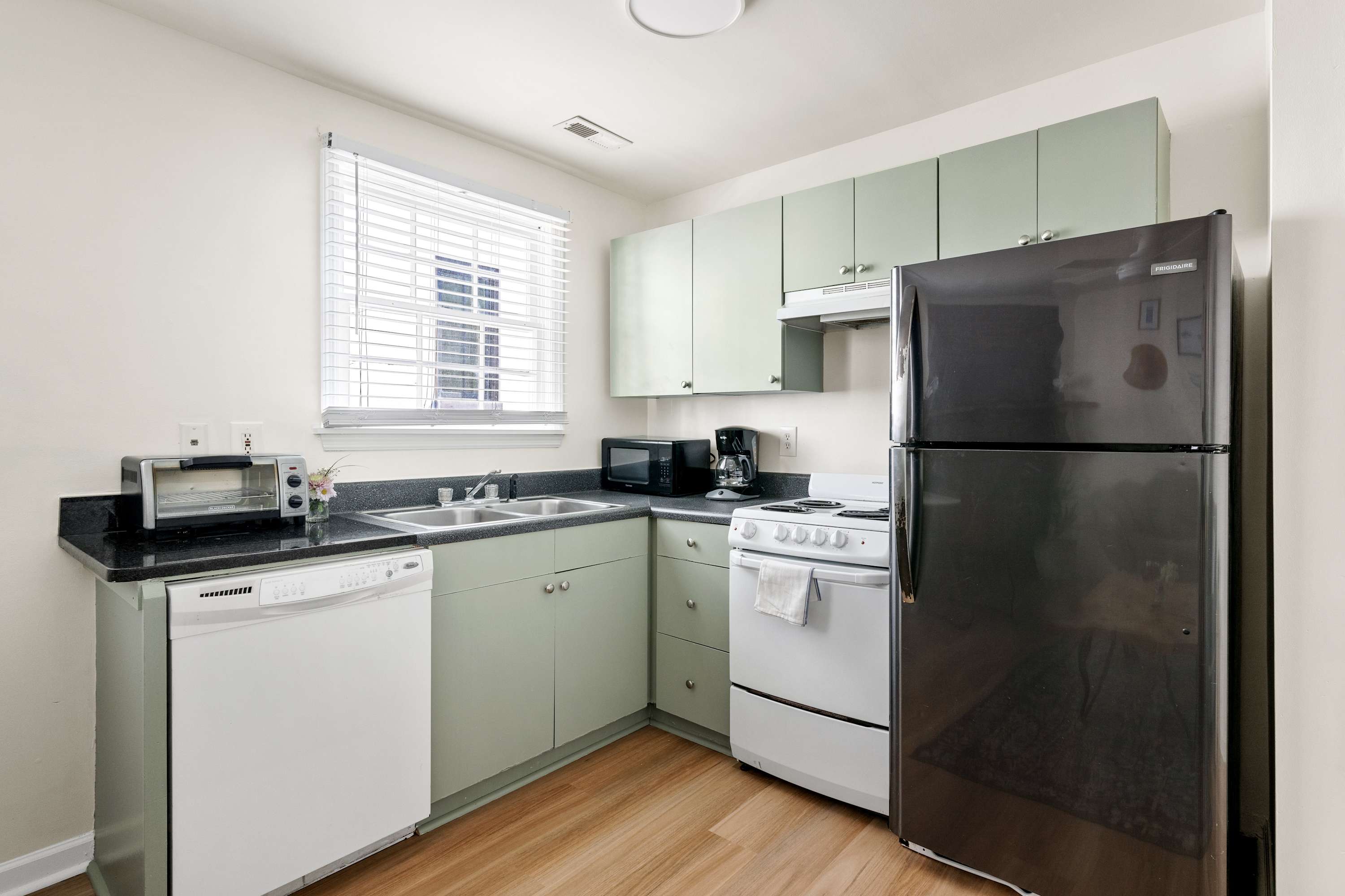 Fully equipped kitchen with everything you need to cook a meal!