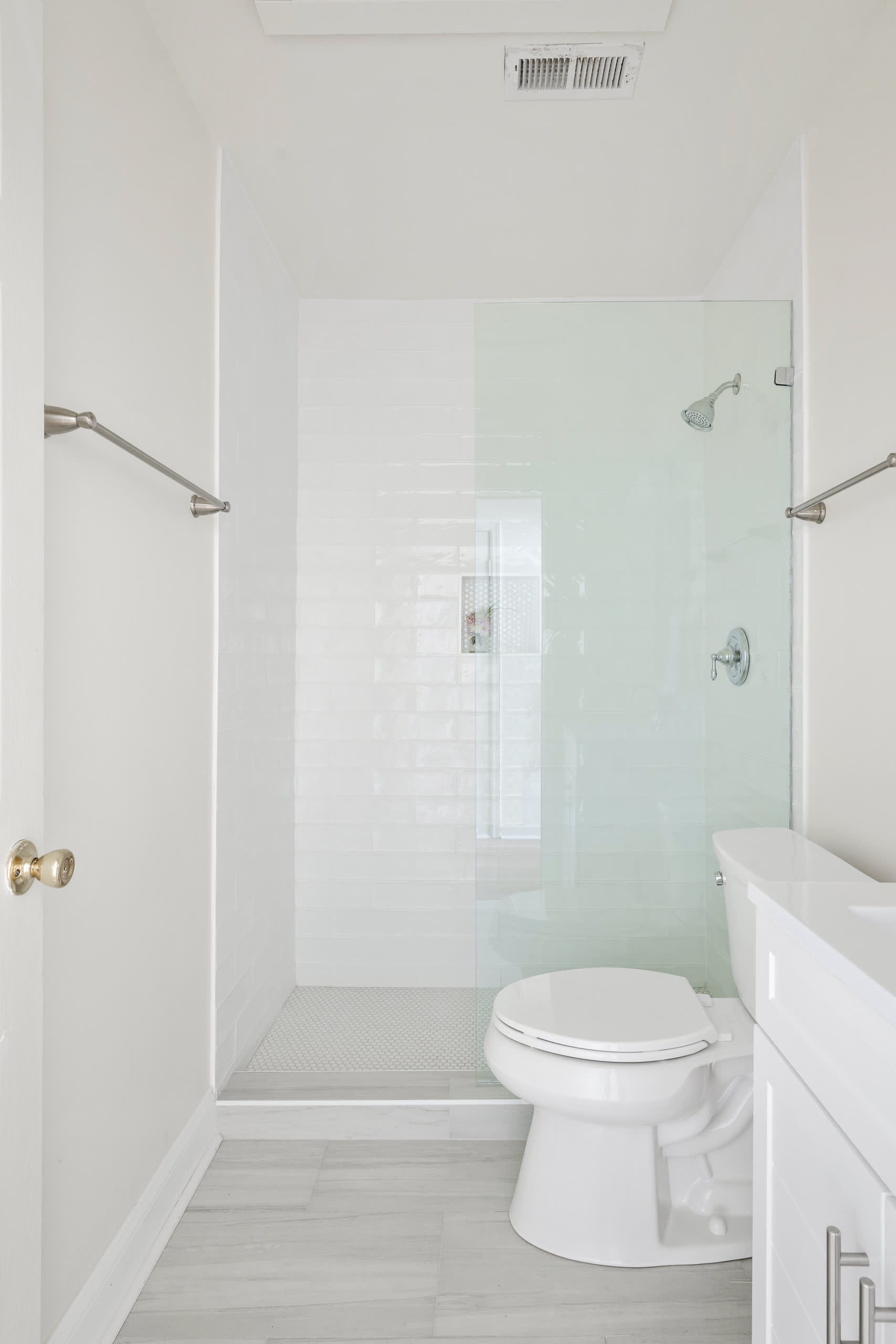 Bathroom #1: Walk-in Shower