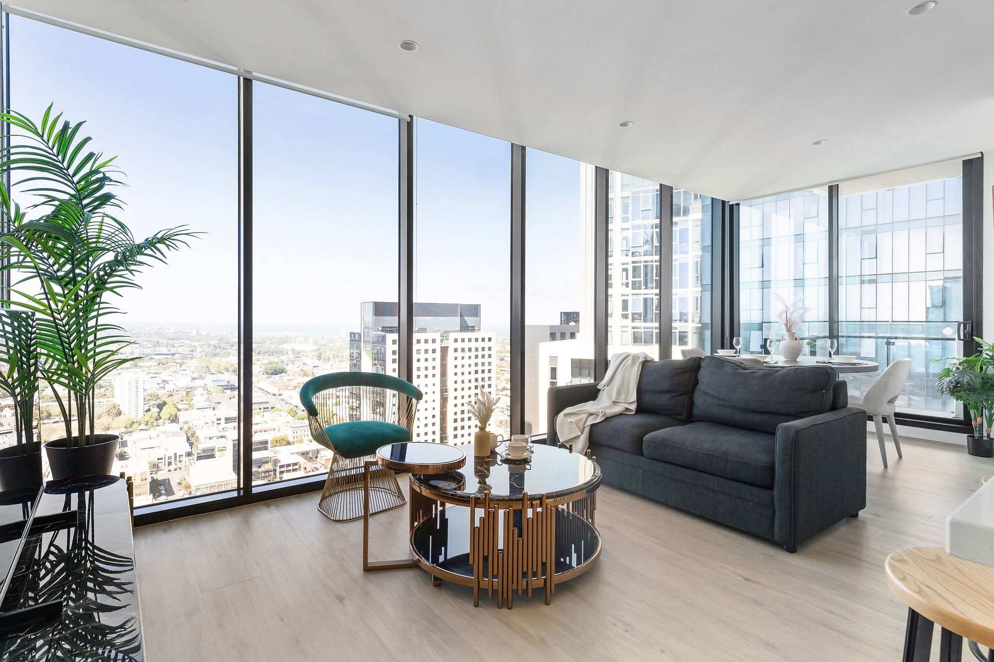 Spacious 2BR City Apt, Panoramic Views & Parking — Southbank, Victoria — vacation rental