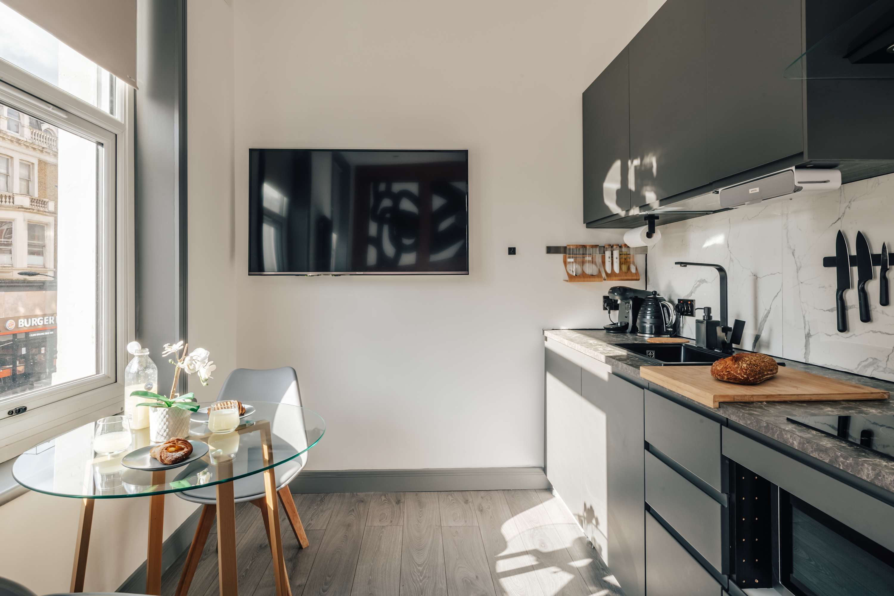 Studio 2 - Gorgeous studio in Earls Court! in Earls Court Road 207 SW5 9AN - Property image 14 - VivreStays