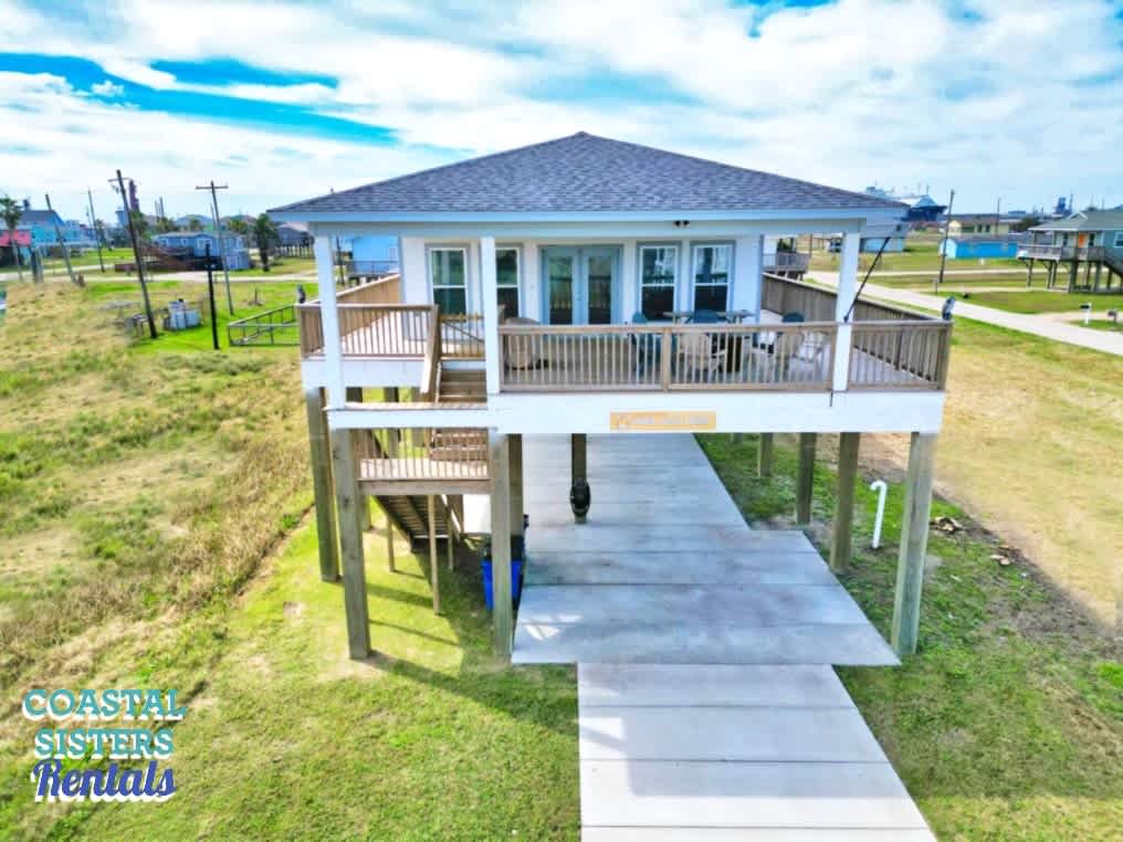 Shore Beats Work - Modern Beach Retreat!! — Surfside Beach, TX — vacation rental