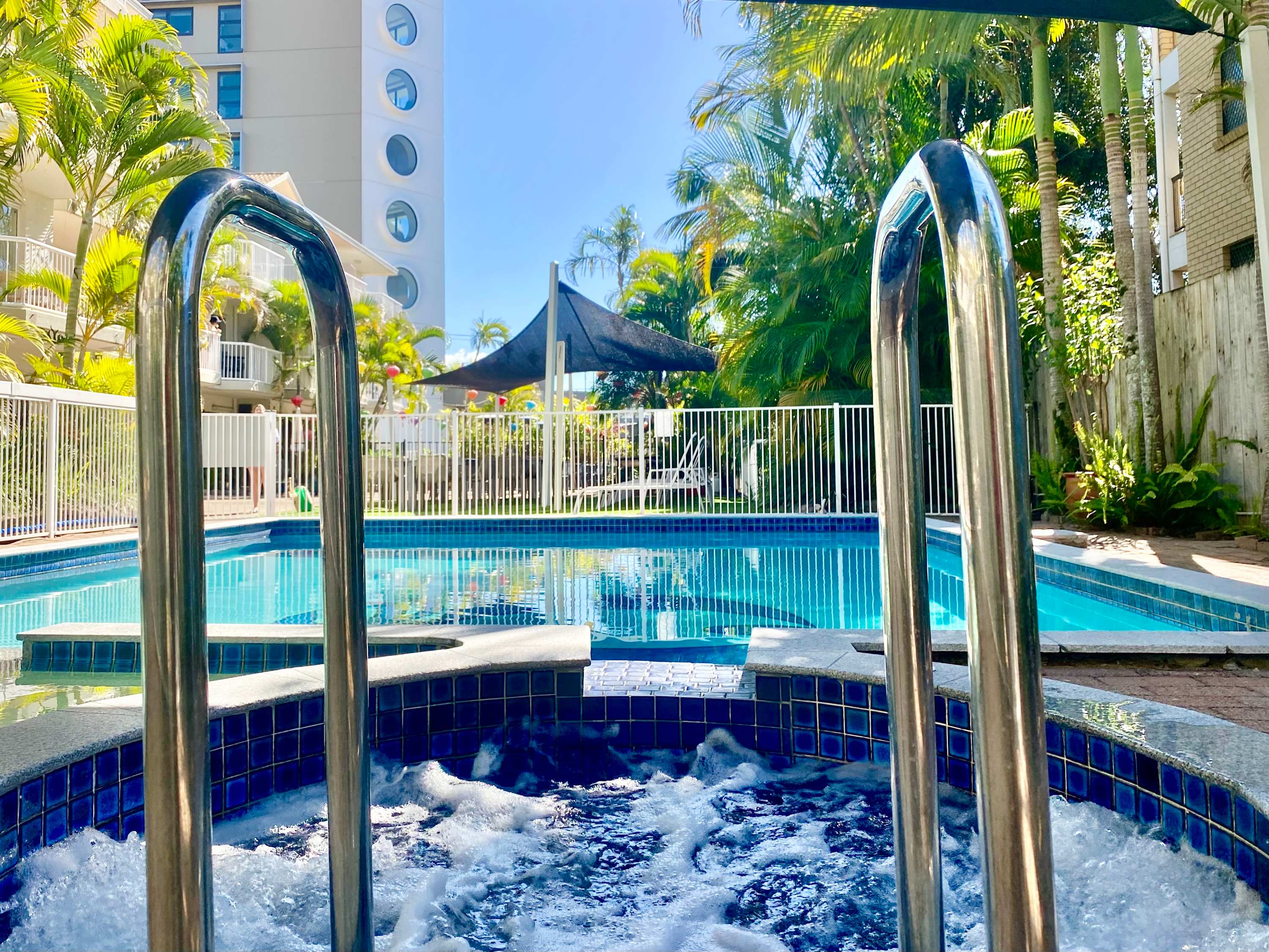 Charming Burleigh Studio Free WiFi — Miami, Queensland — vacation rental