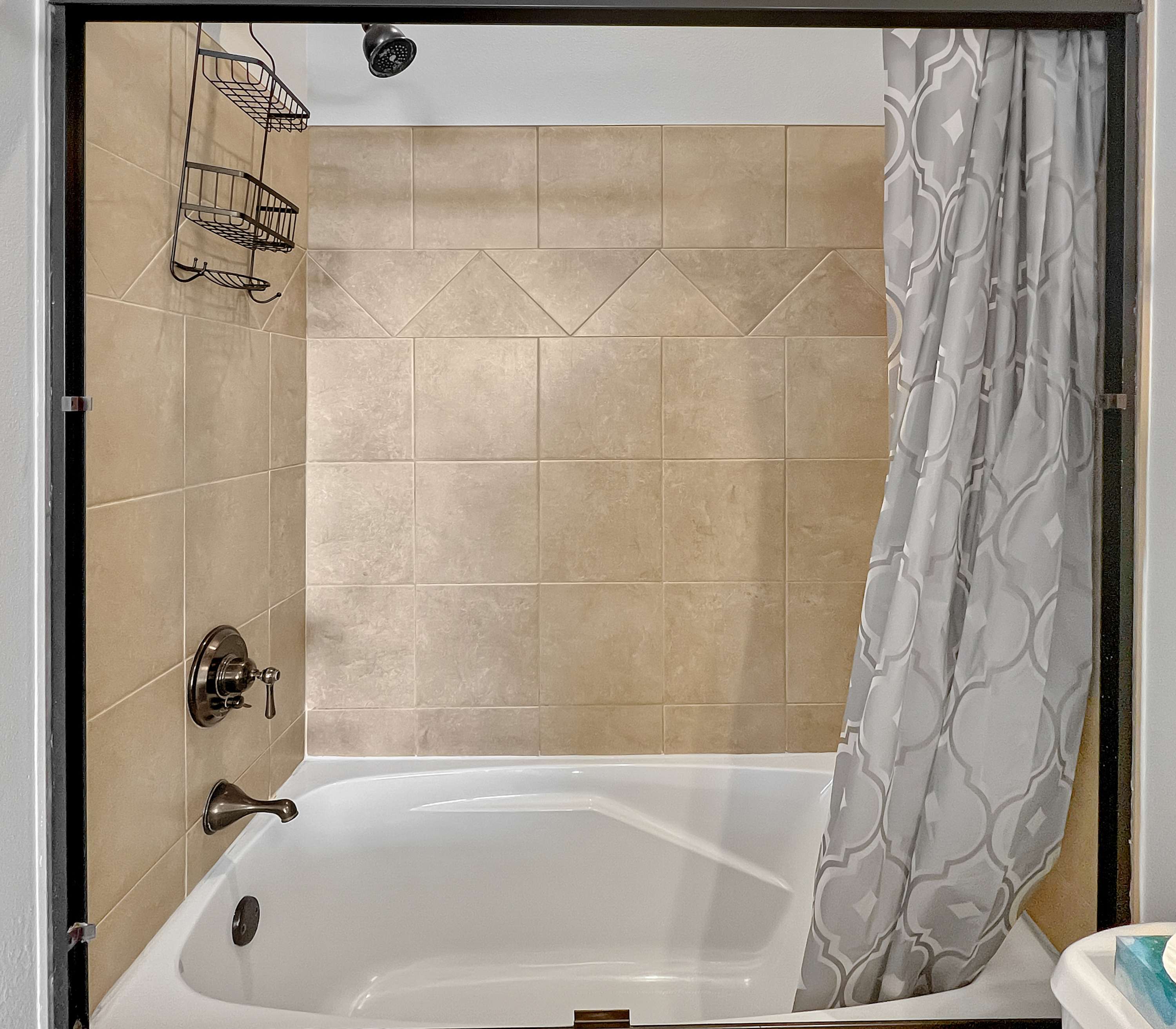 Heres a better look at tub and shower