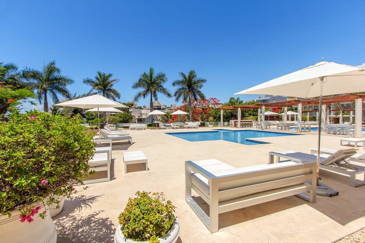 Spacious Beachfront - Pool, Gym, 5th Ave, Parking — Playa del Carmen, Quintana Roo — vacation rental
