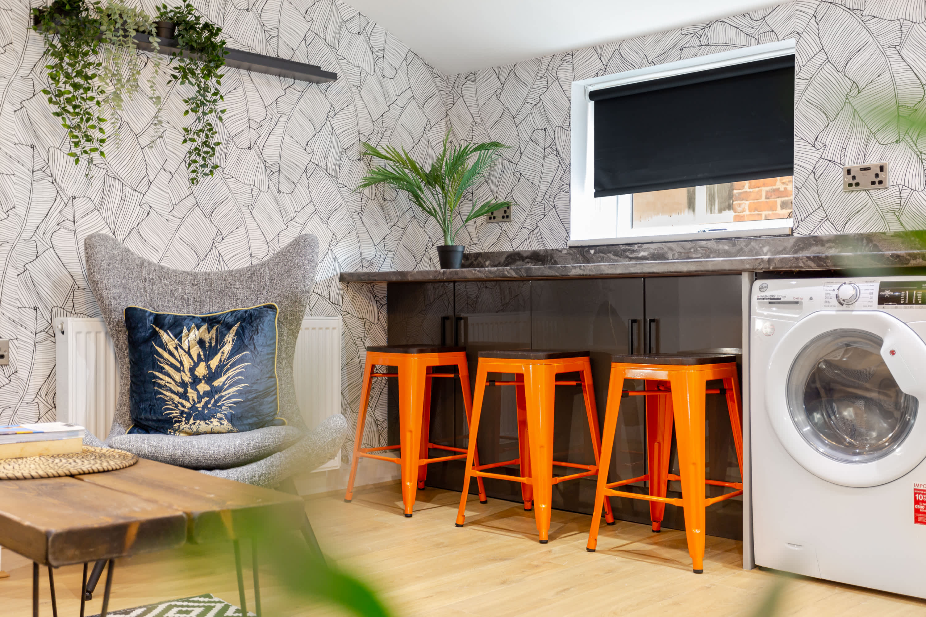 Ashton Luxury Getaway Sleeps 14 with 2  Free Parking Space in Church Street 18 OL6 6XE - Property image 13 - VivreStays